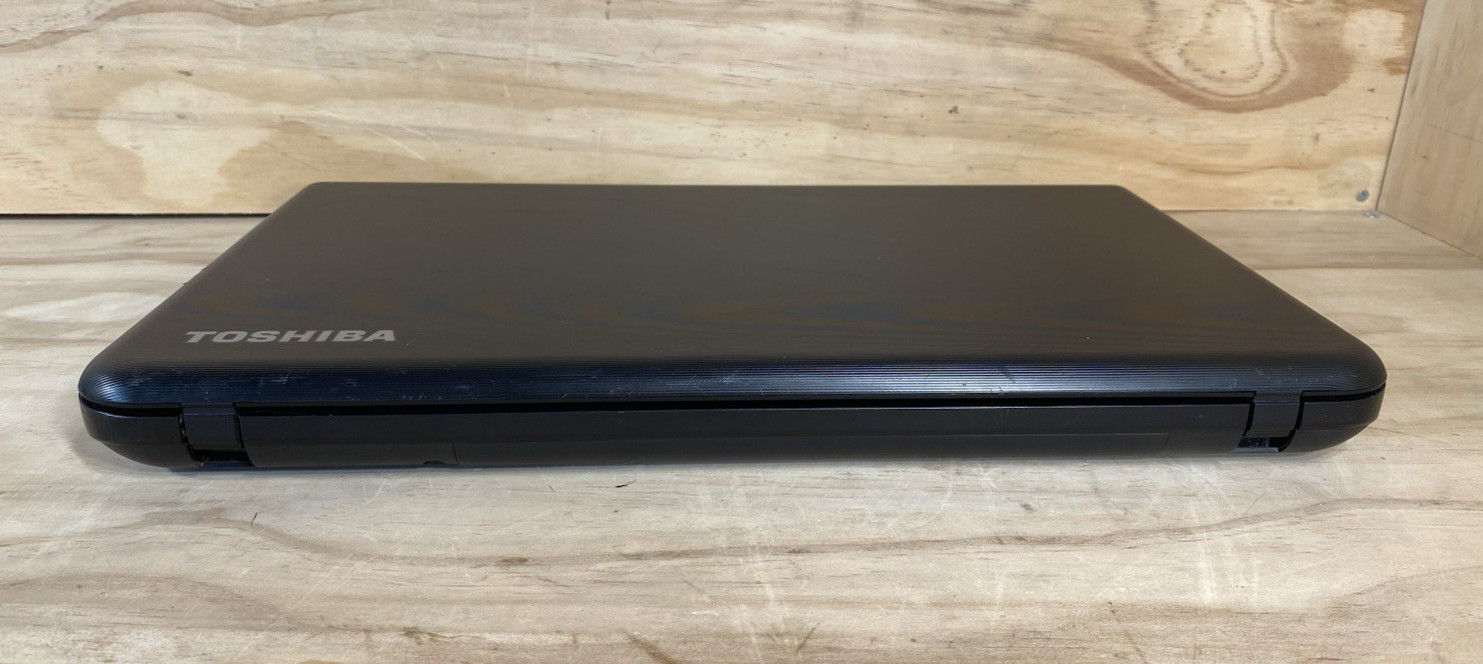Toshiba Satellite C55D-A5372 15.6″ AMD A4-5000@1.5GHz/8GB RAM/128GB SSD/BAD BATT