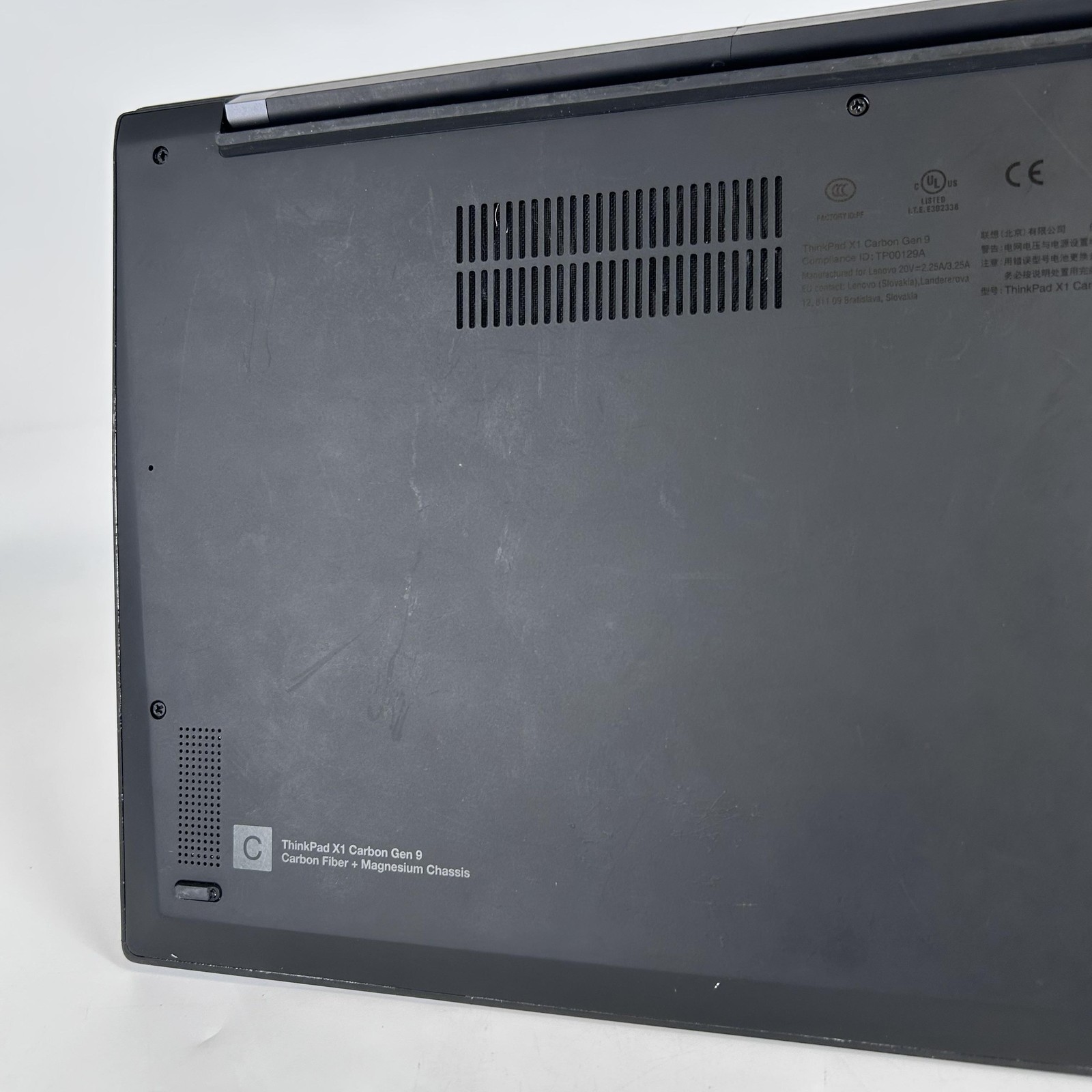 Lenovo ThinkPad X1 Carbon Gen 9 14 FHD+ i5-1135G7 16GB 256GB Bilingual Keyboard