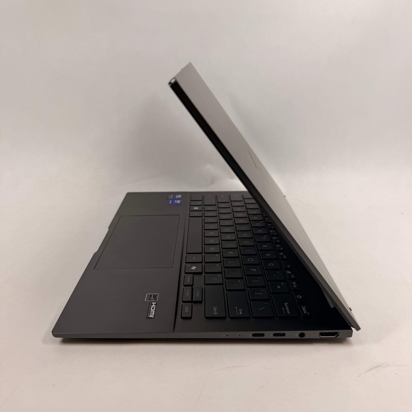 Asus Zenbook UX3405 14″ Core Ultra 9 285H 2.9GHz 32GB RAM 1TB SSD