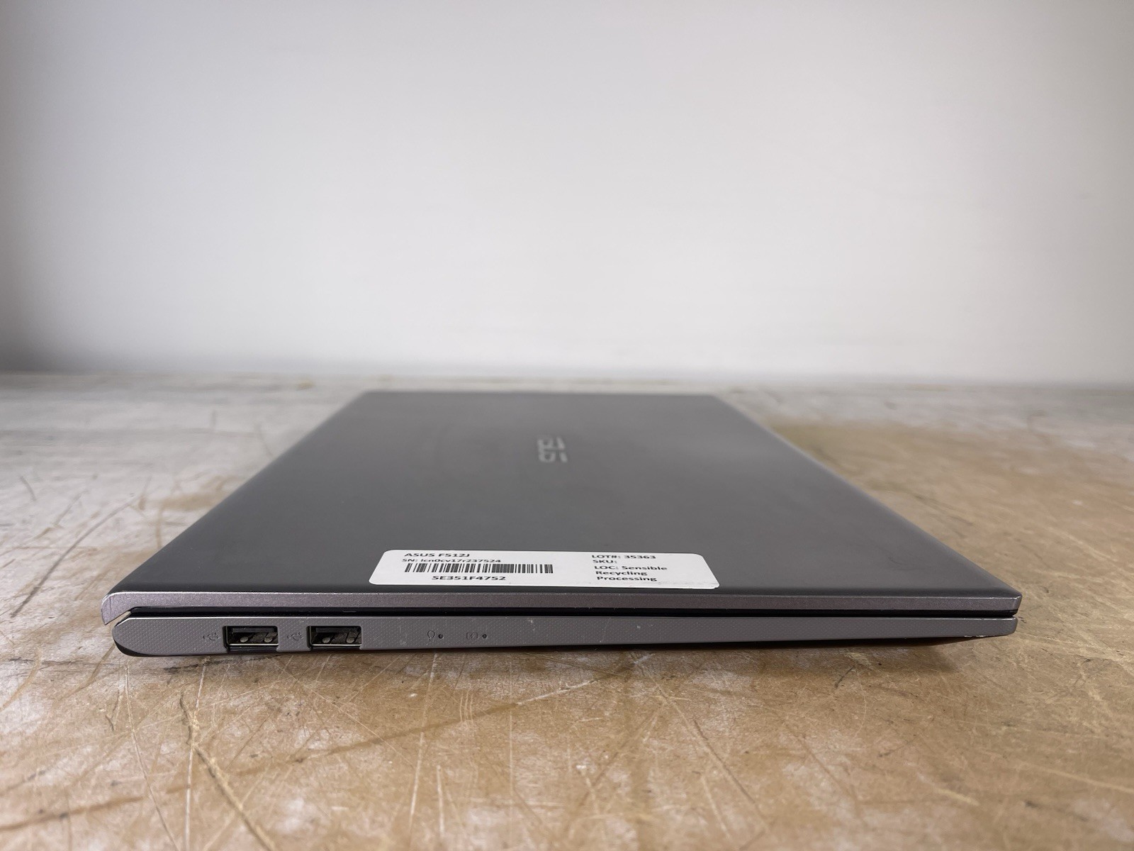 ASUS VIVOBOOK F512J i3-1005G1 @ 1.20 GHz, 12GB RAM, NO HDD/OS – (FOR PARTS)
