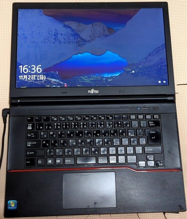 Fujitsu Lifebook A574/K 5.6 inches Color: Black/Red Windows10 Operation OK