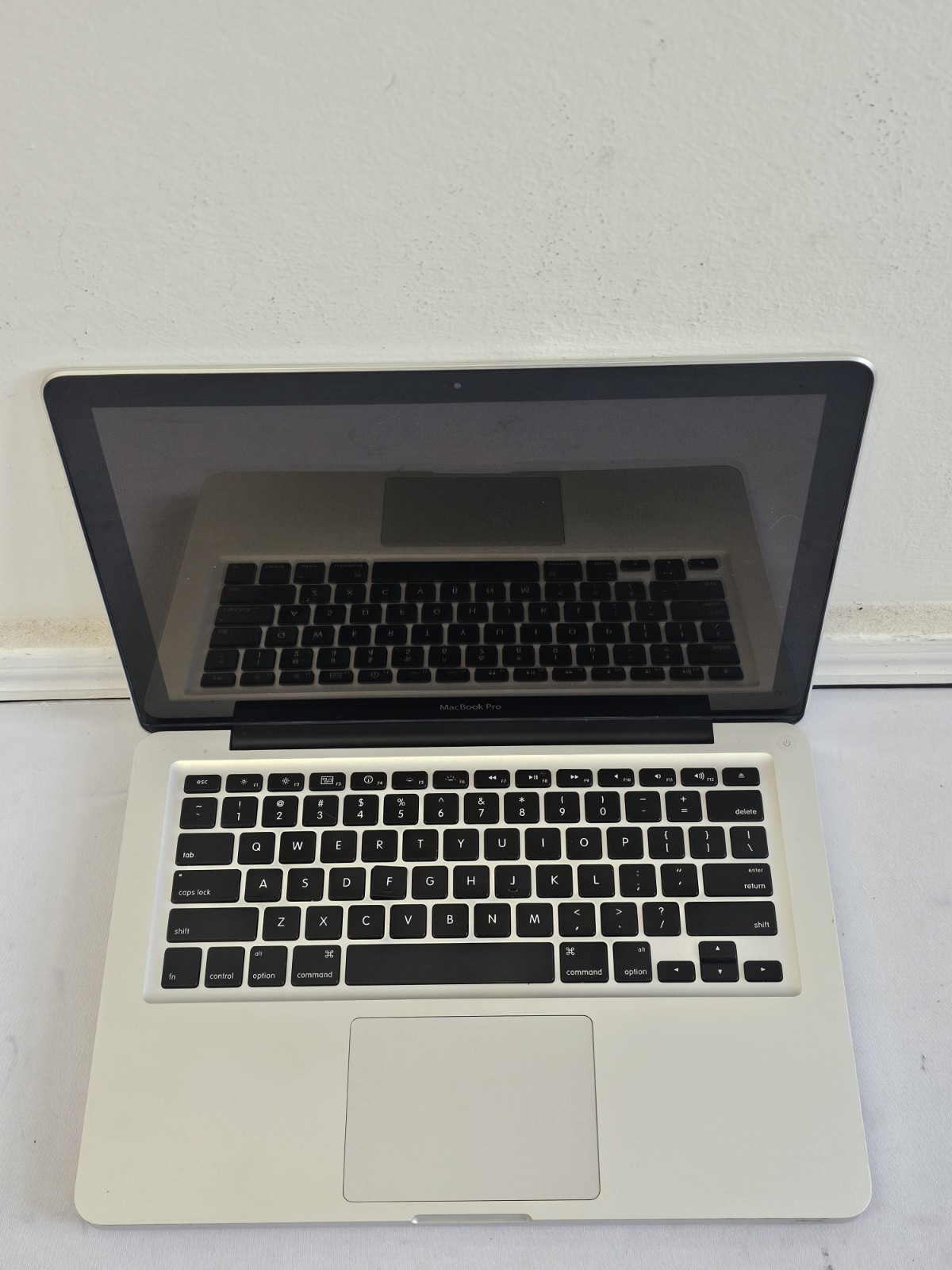 Apple MacBook A1278 Laptop – Intel Duo P8600 – 4GB RAM – BAD BATT – Parts – READ