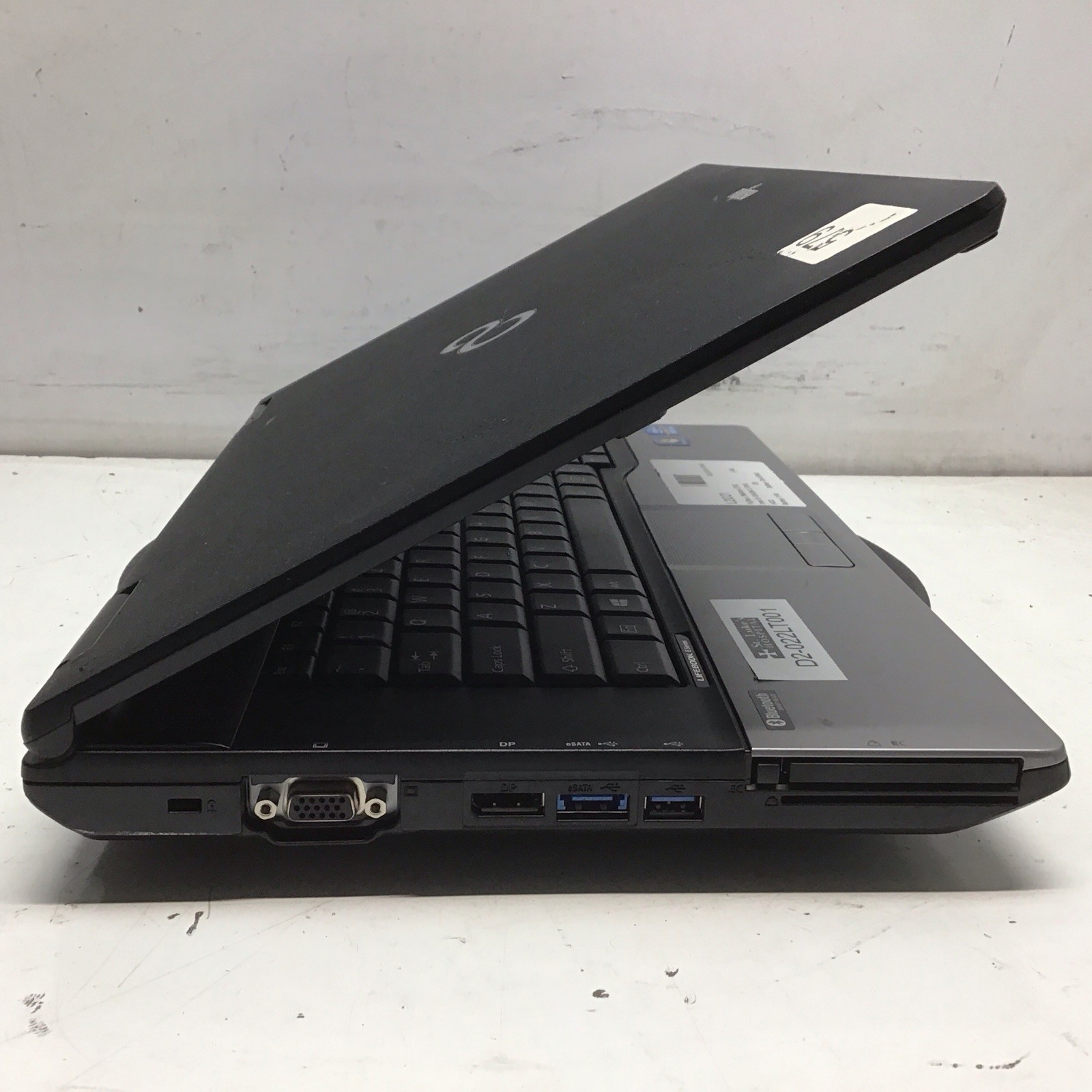 Fujitsu LifeBook E752 Intel i5-3340M 2.7GHz 2 GB NO HDD No Batt