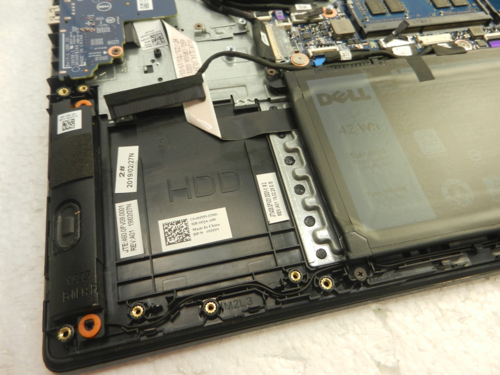 Dell Latitude 3400 Intel i5-8265U 1.6GHz 8GB RAM No Drive No OS