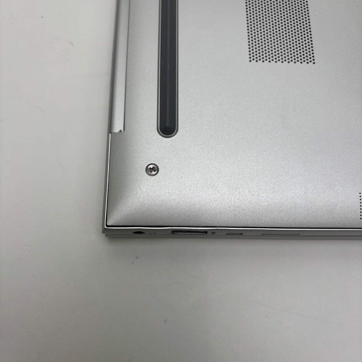 HP EliteBook 845 G10 14″ Ryzen 5 Pro 7545U 3.2GHz 16GB RAM 512GB SSD
