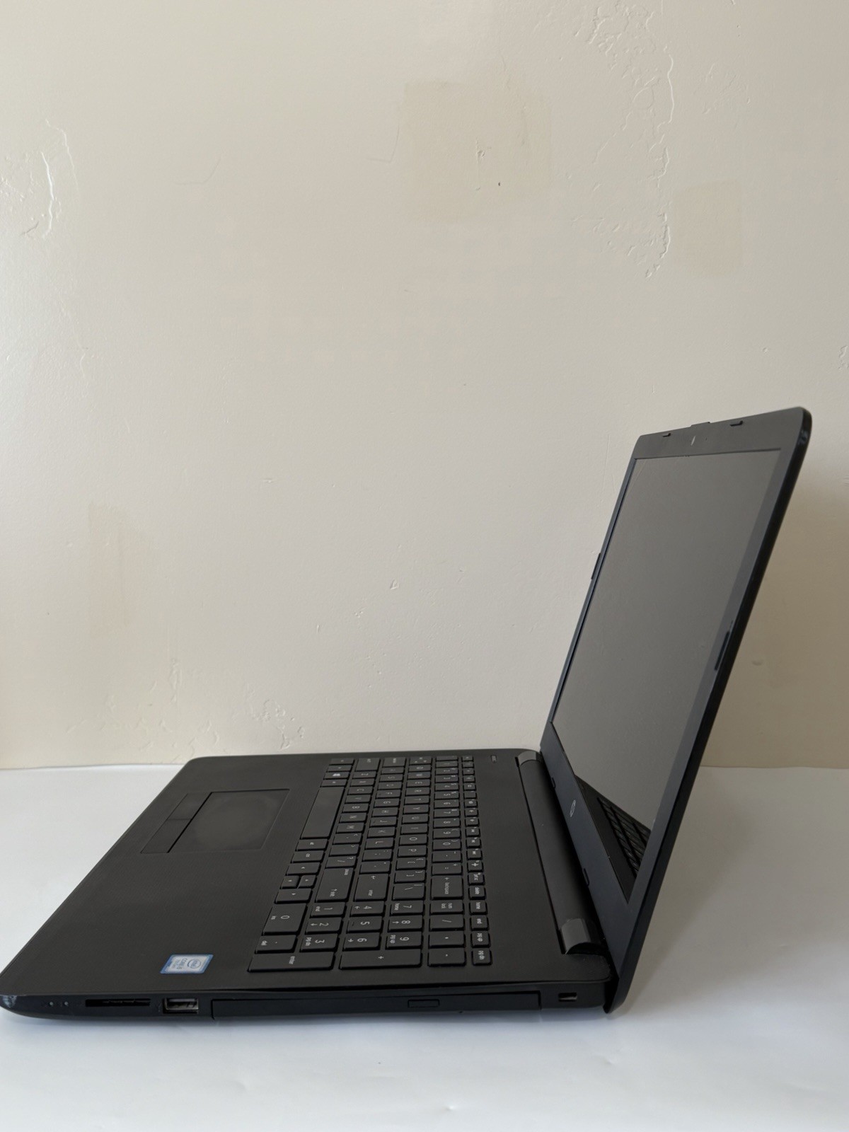 HP 15-bs016dx 15 Intel Core i5 7th Gen. Laptop Read Description