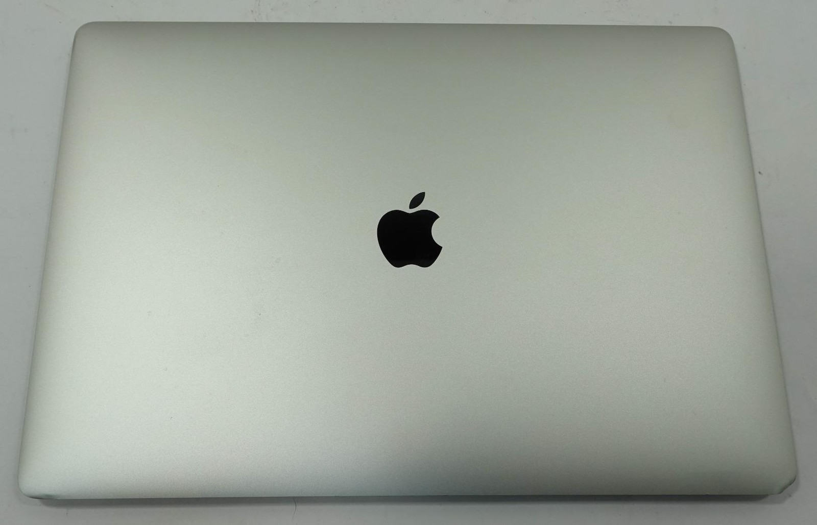 Apple MacBook Pro 2016 A1707 15.4″ Retina i7-6700HQ 16GB 256GB SSD Laptop