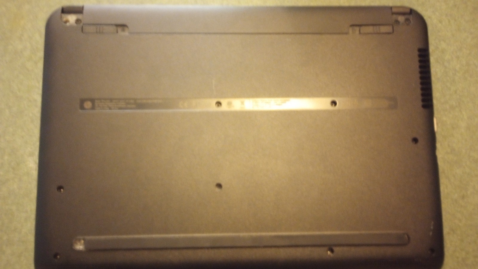 HP Notebook 14-an010nr 14″ – 4GB RAM – FAULTY HDD – Powers On –