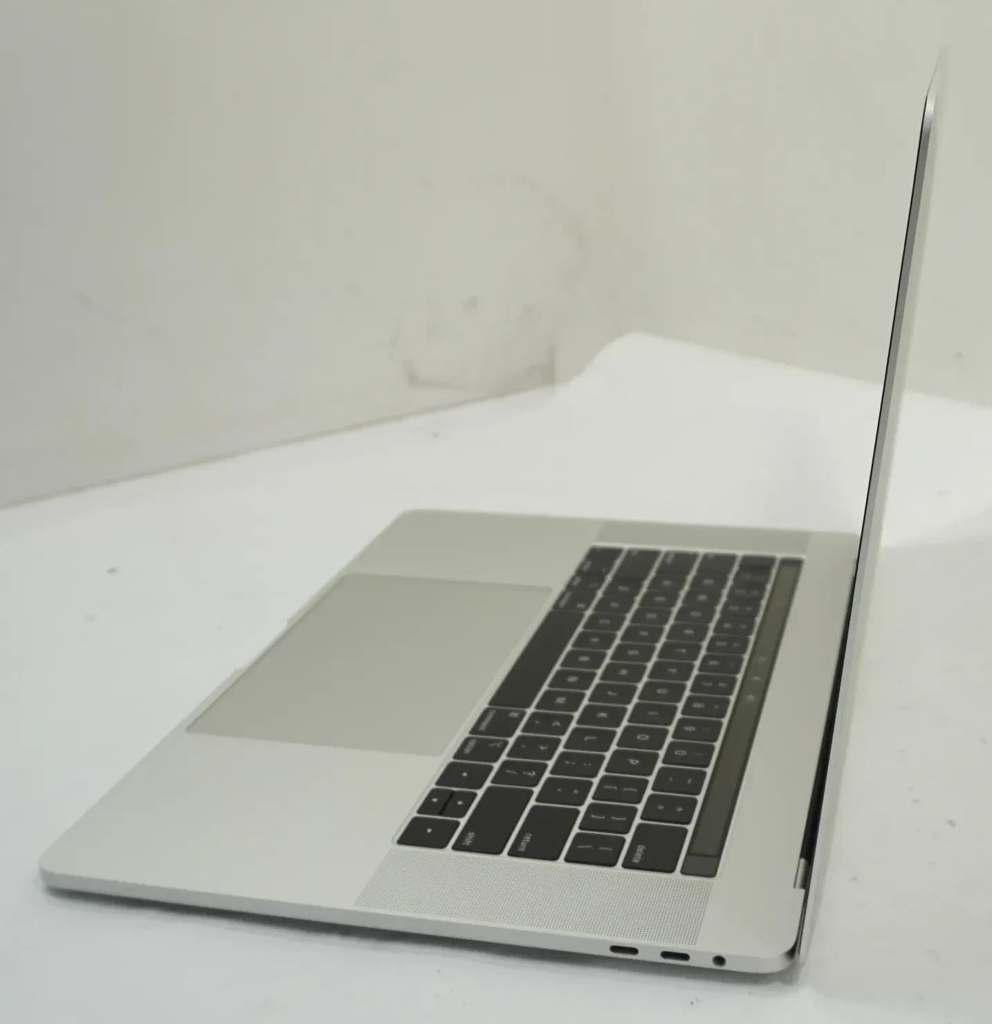 Apple MacBook Pro 2019 A1990 15.4″ Retina i7-9750H 32GB 512GB SSD Laptop