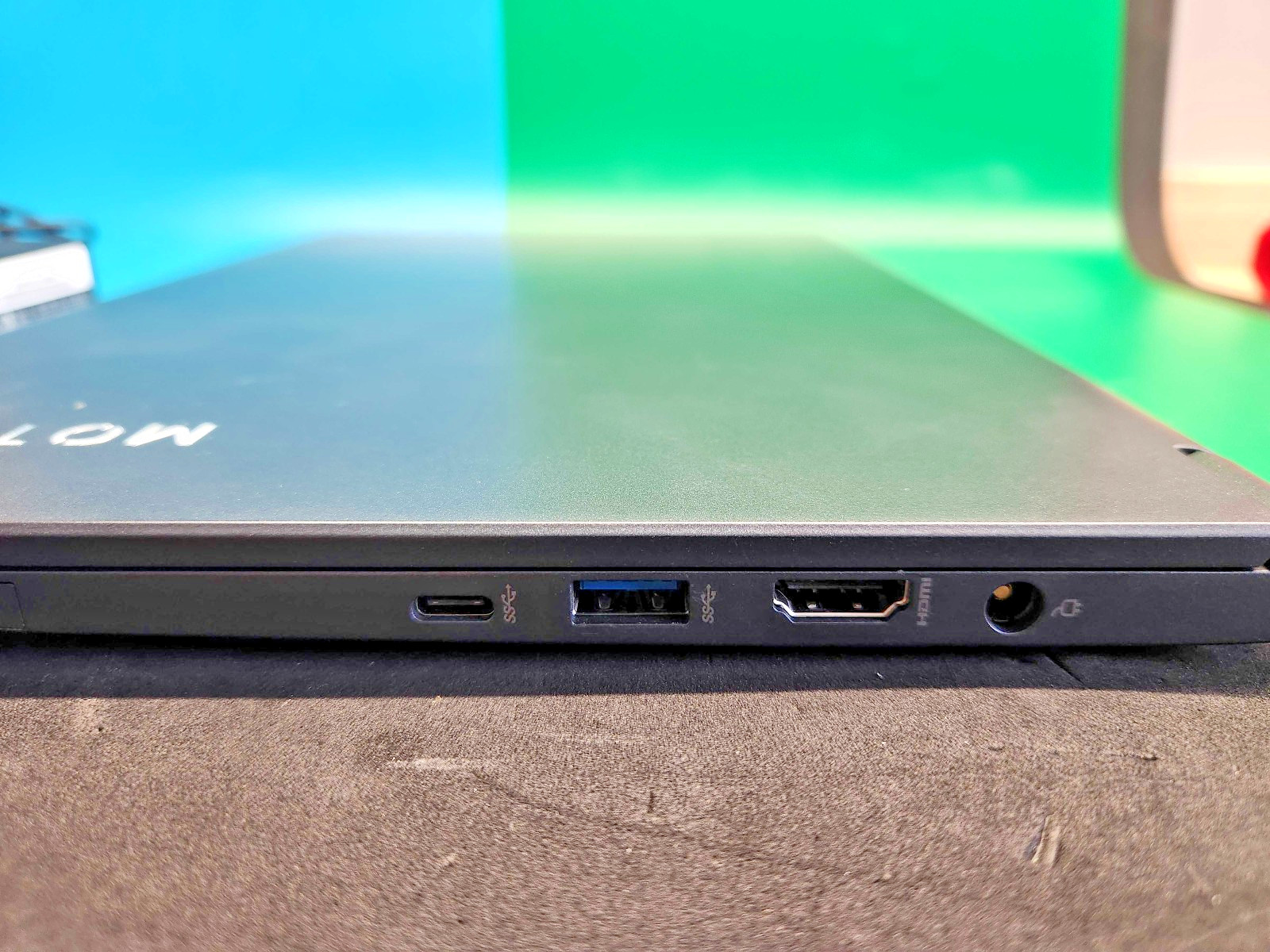 MOTILE M141 14″ Laptop – AMD Ryzen 3 3200U 4GB RAM 128GB SSD WIN10 – New Battery