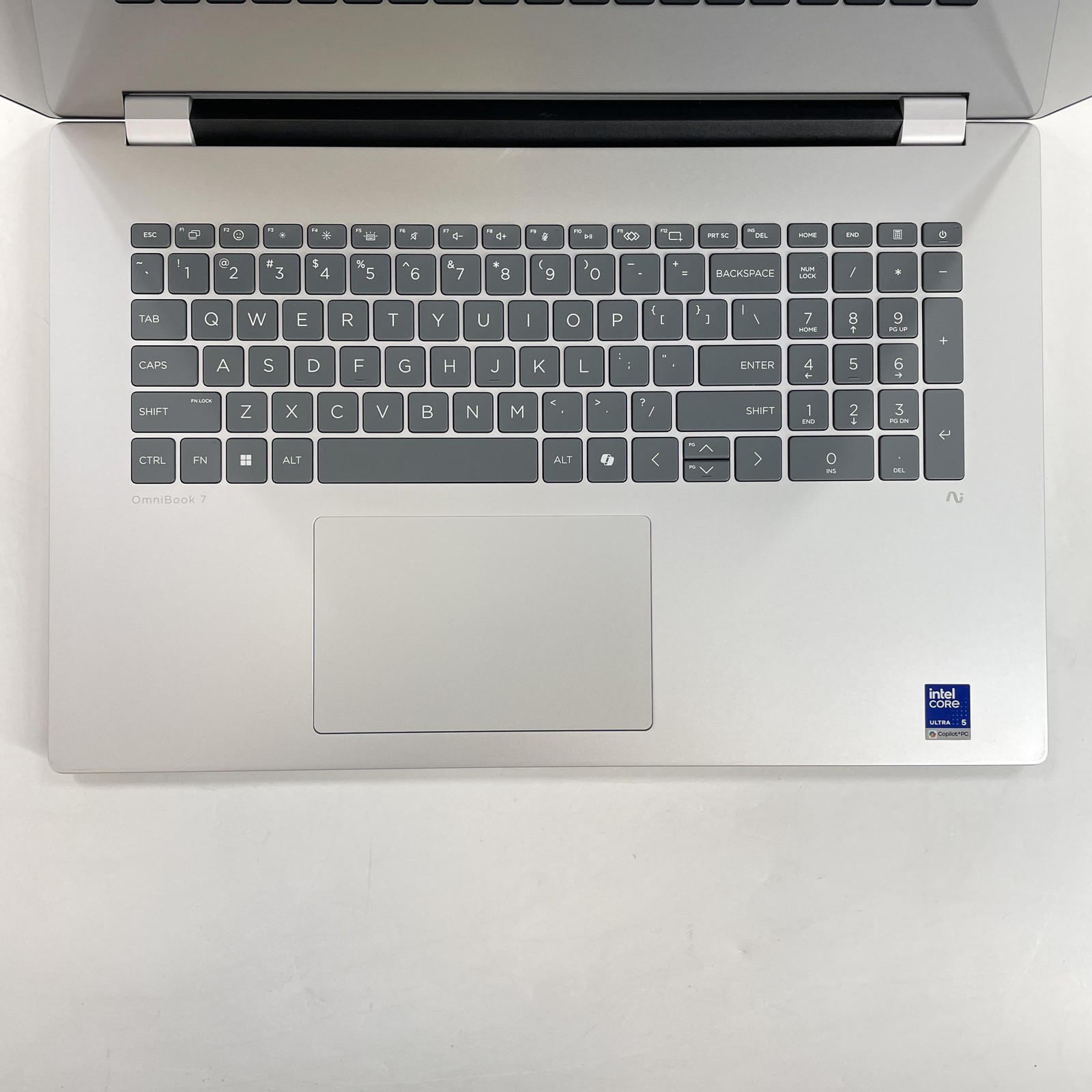 HP OmniBook 7 AI PC 17.3 FHD TOUCH 2.1 GHz Ultra 5 226V 16GB 512GB – SMOKE ODOR