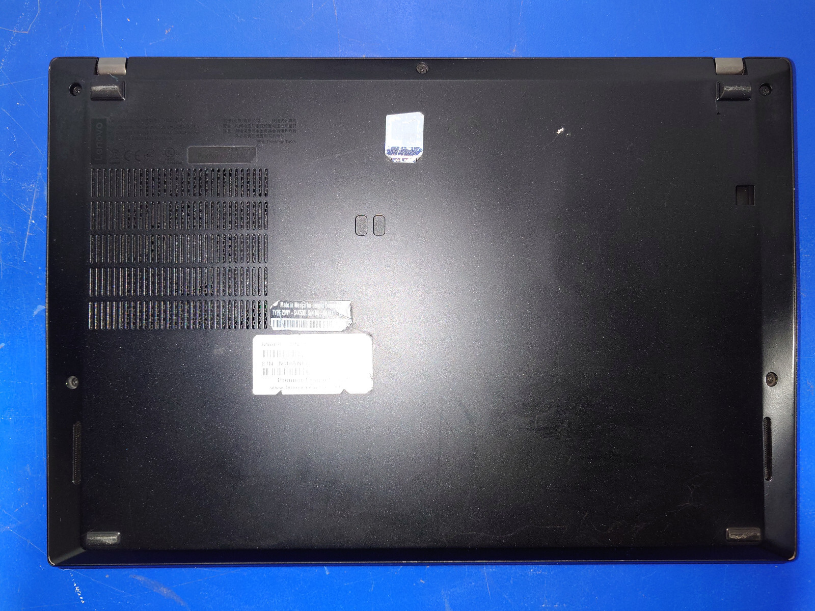 Lenovo ThinkPad T14s Gen 1 Intel i5-10310U 8GB RAM 14″ FHD, NO SSD NO OS
