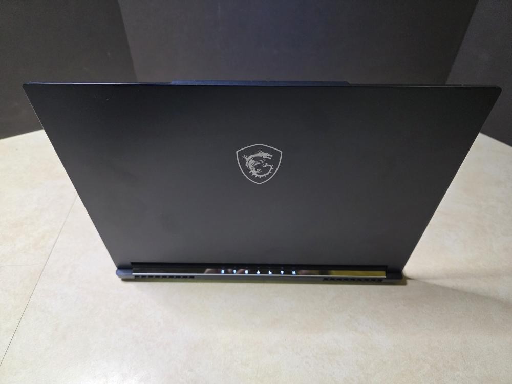 MSI Stealth 16 AI Studio A1VGG Gaming Laptop 1TB SSD i9 185H 32GB RTX 4070