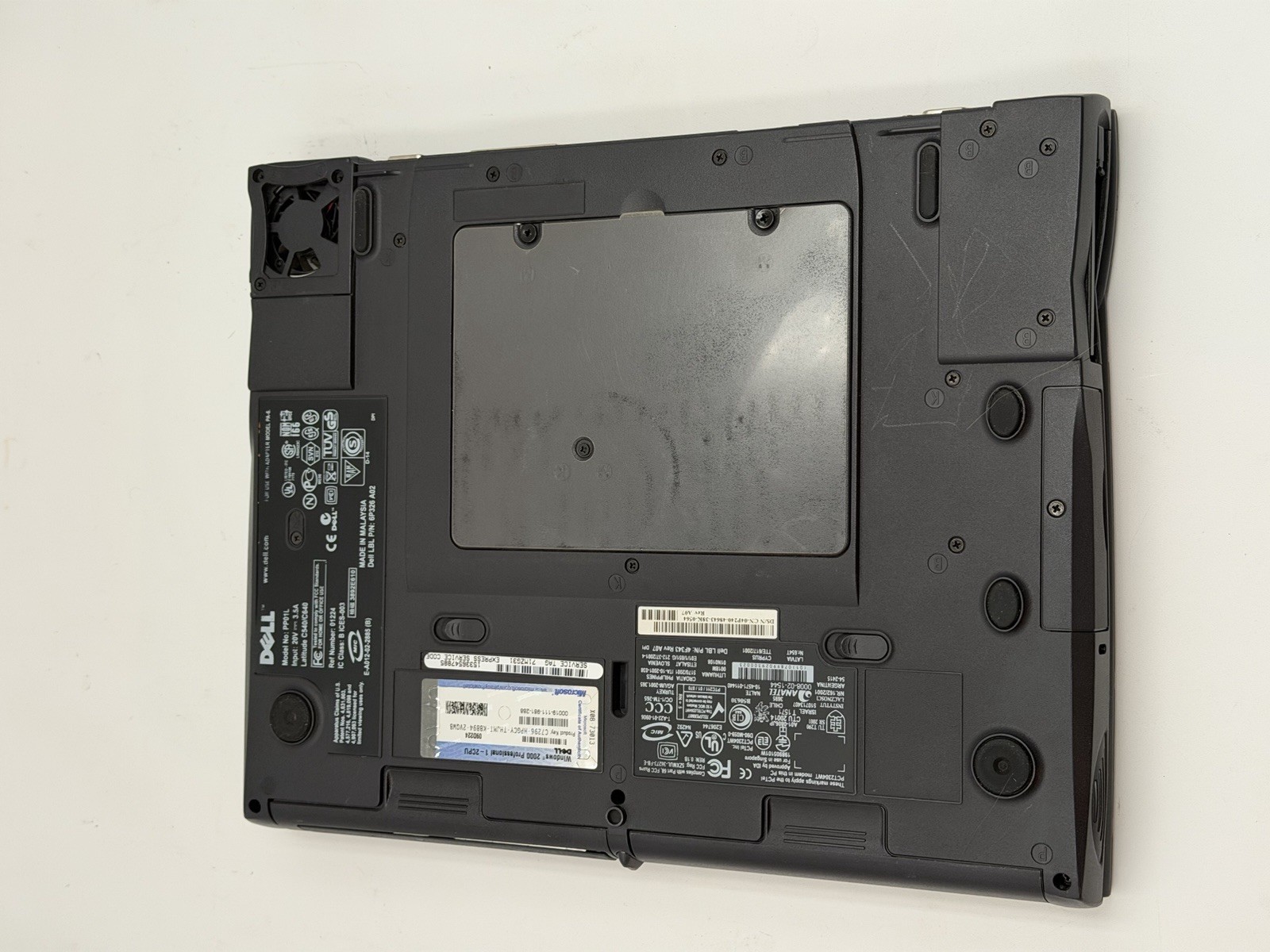 Dell Latitude C640 PP01L Windows XP 20GB HD 256MB RAM + CD Drive