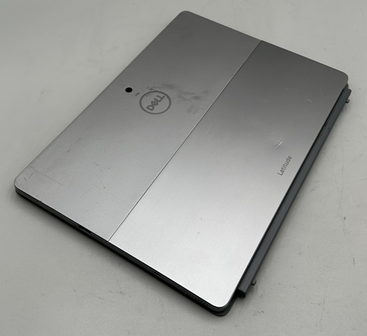 Dell Latitude 7210 2-n-1 Tablet ONLY 14″ i7-10810U 256GB SSD 16GB DDR4 Silver C