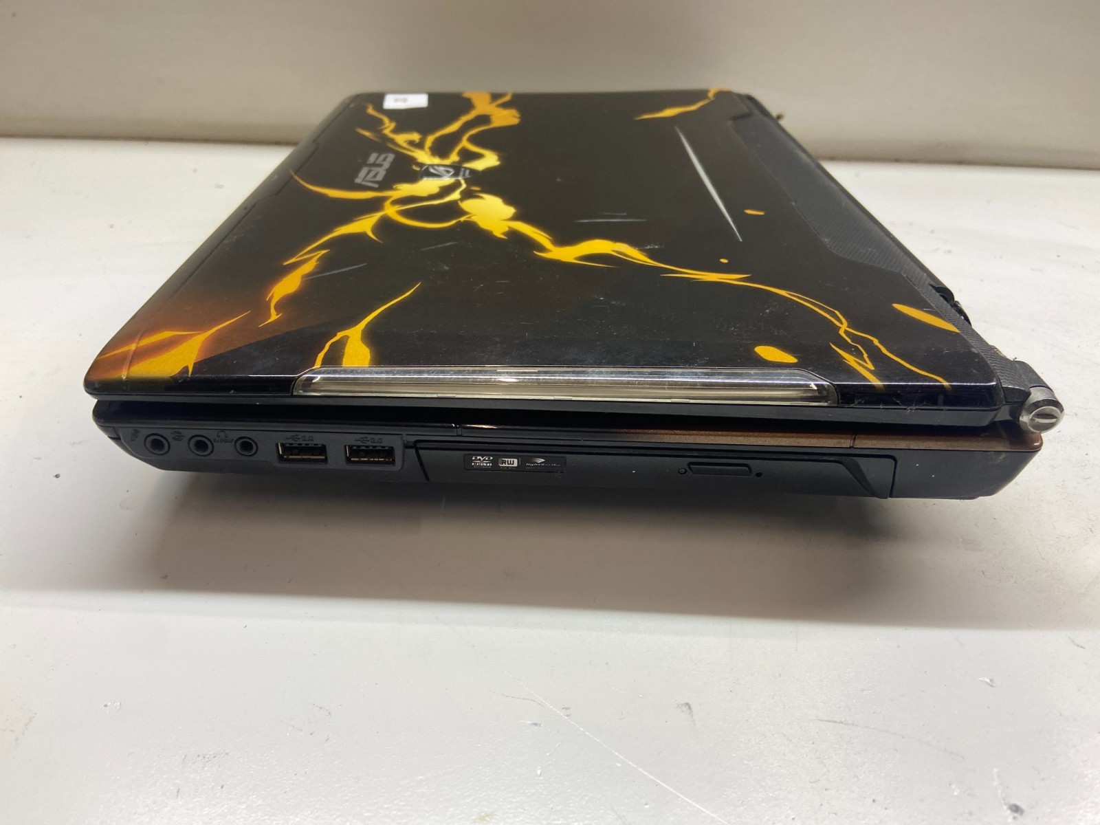 Asus G50V Gaming Laptop Intel Core 2 Duo P7450 2.13GHz 1GB NO HDD Nvidia 9800M