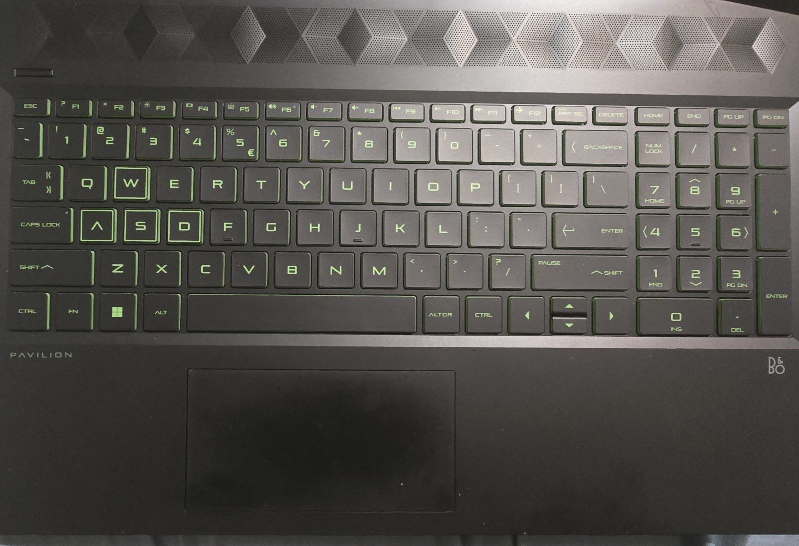 HP Pavilion Gaming Laptop 15-EC0013DX Windows 11 Home 15.6″ FHD.