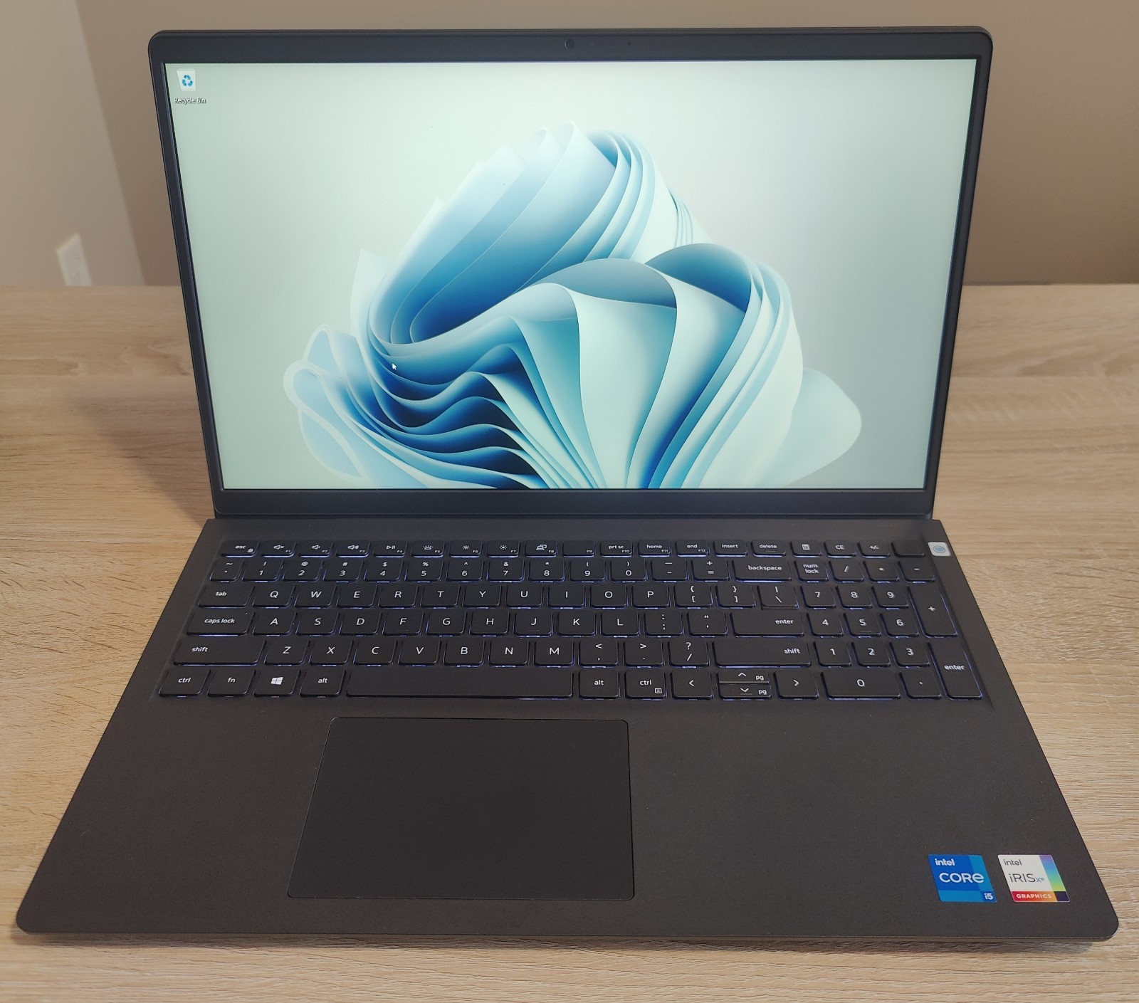 Dell Inspiron 15 3511 i5-1135G7 16GB 238GB SSD Iris Xe 15.6″ Win11 Home Black