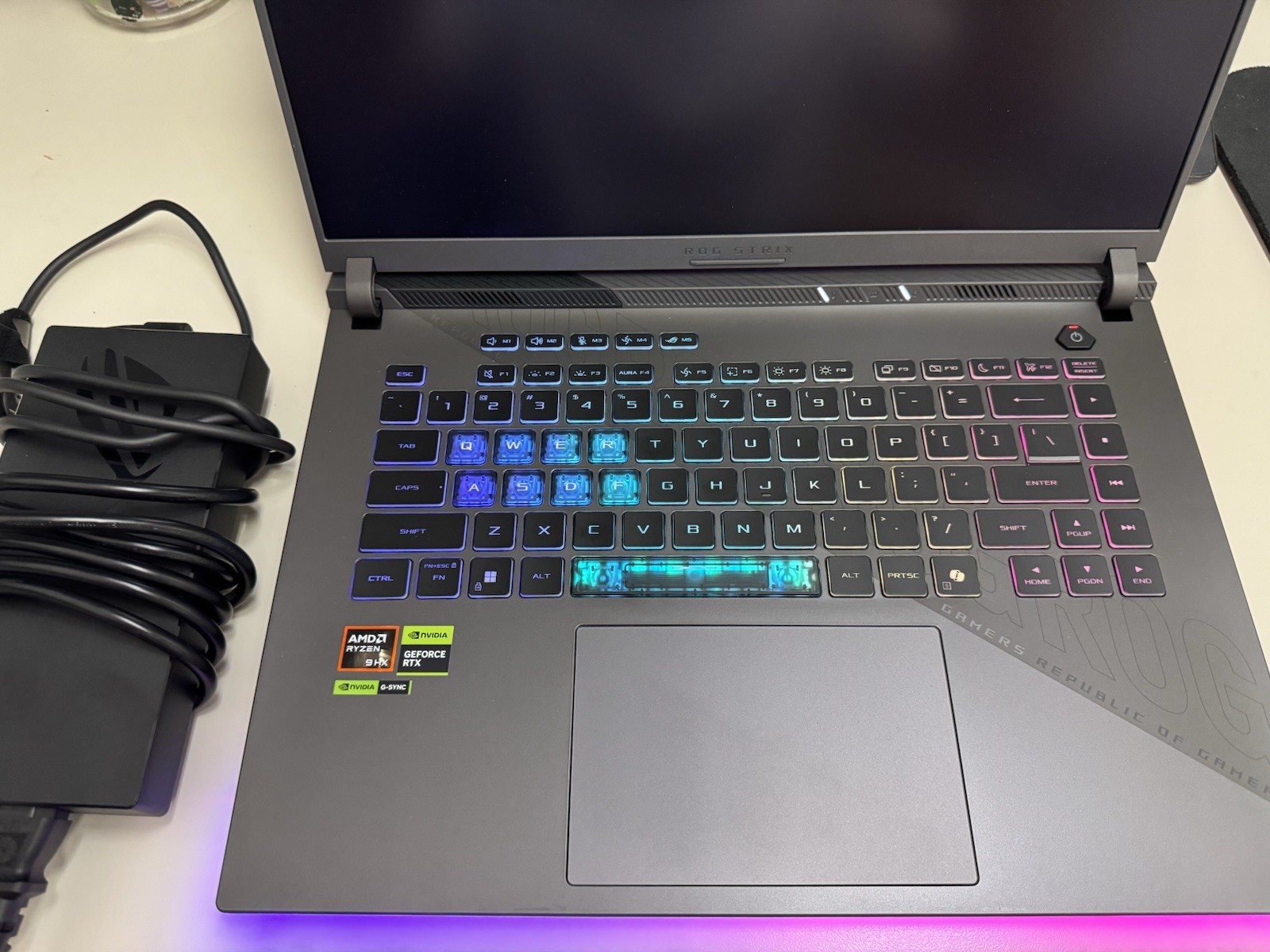 Mint ASUS ROG Strix G 16″ Gaming Laptop Ryzen 9 8940HX 16GB 1TB SSD RTX 5070 Ti