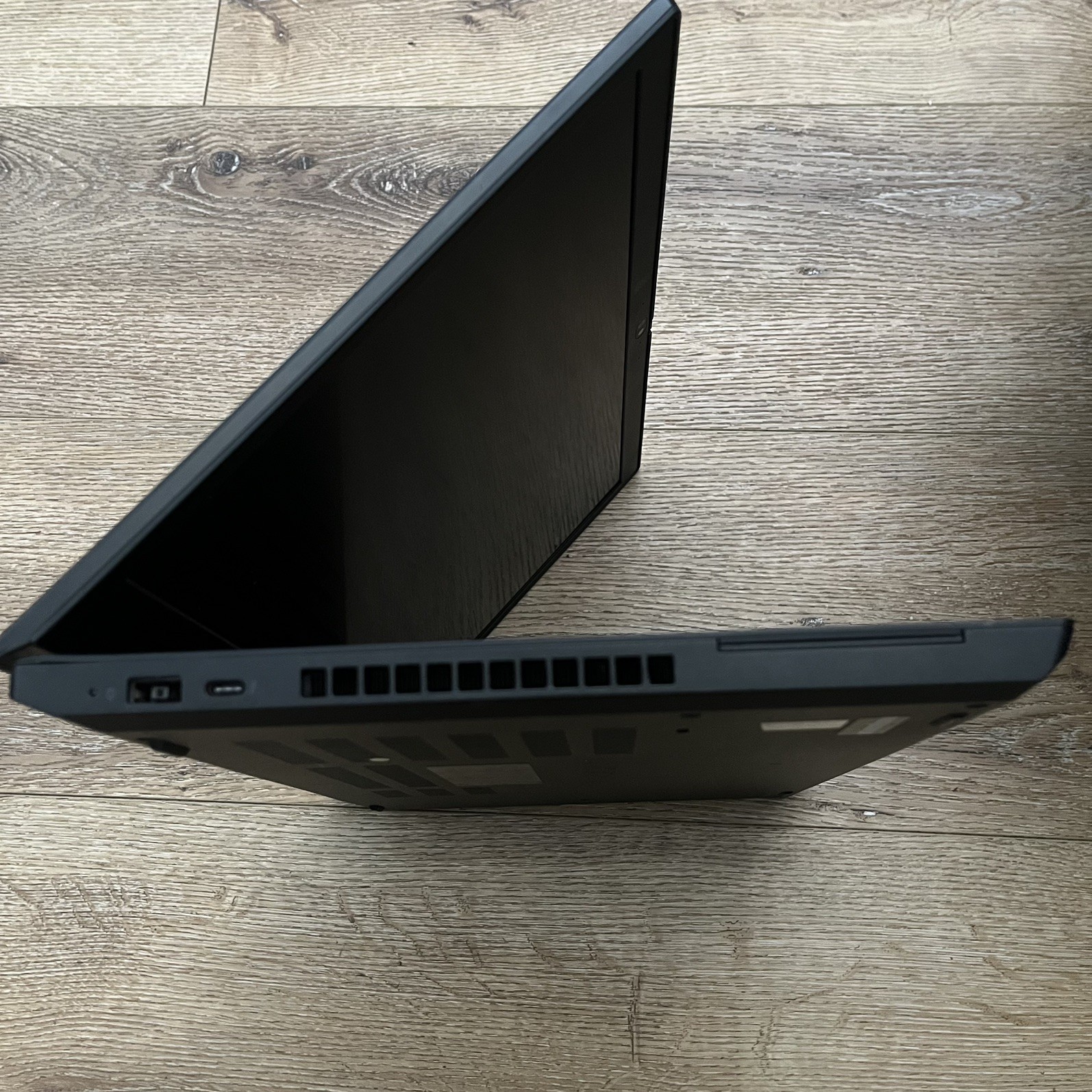 Lenovo ThinkPad T15p Gen 3 15.6″i7-12700H@2.3GHz 32 GB 1 TB RTX 3050 Win11
