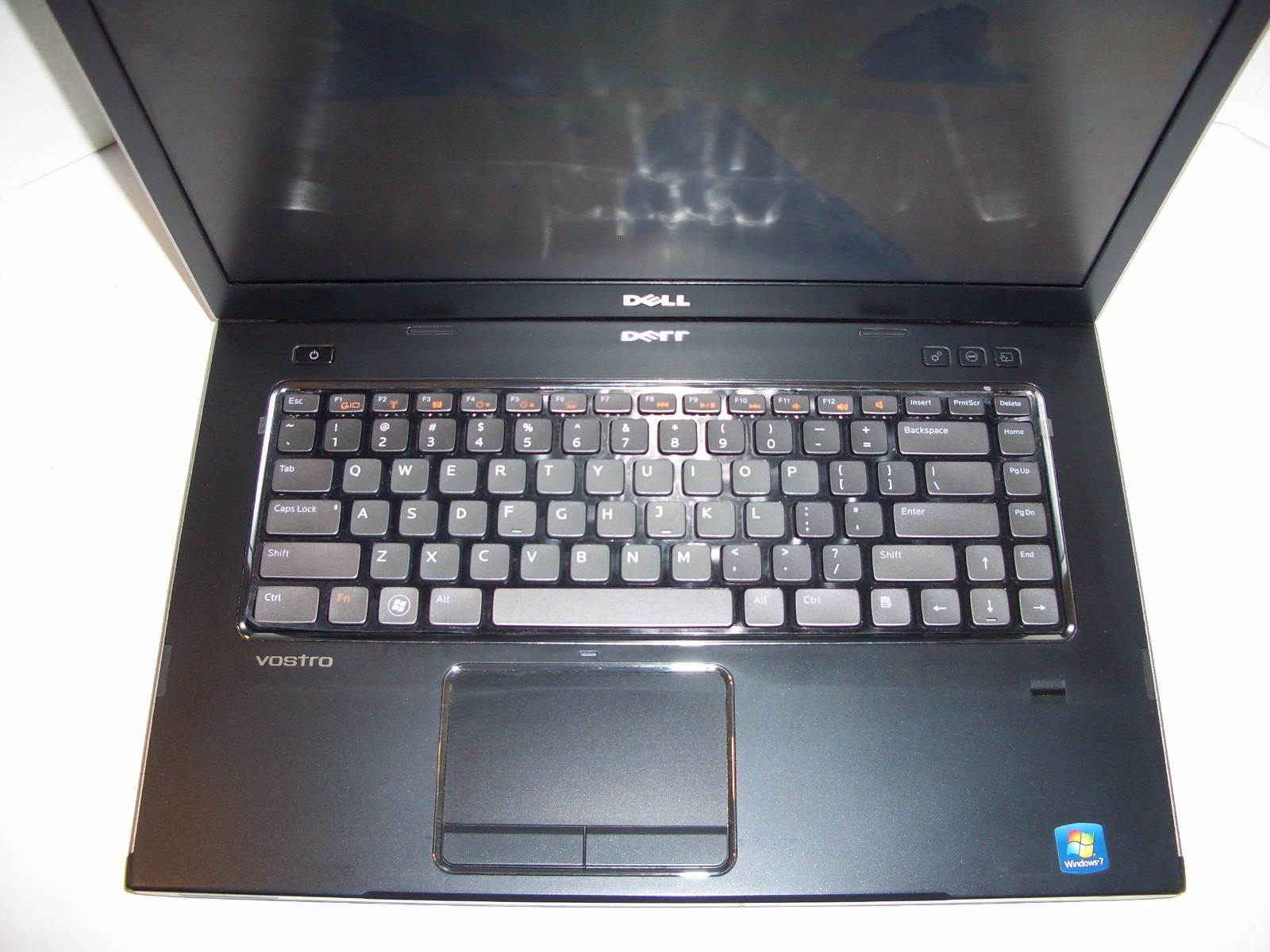 DELL VOSTRO 3555 15.6″ AMD Q-CORE A6 RADEON 1.5GHz 4GB RAM 500GB HDD WINDOWS 7