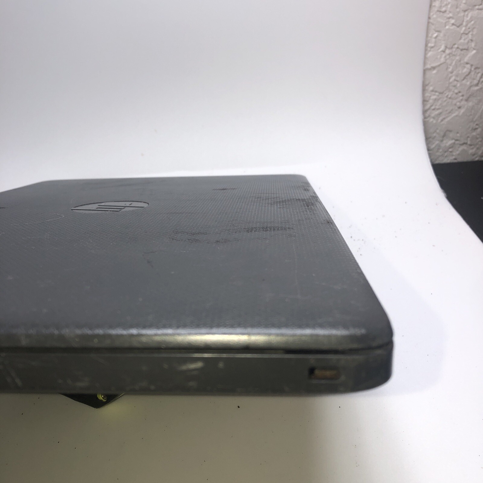 HP 255 G7 AMD E2-9000E 1.50GHZ 4GB ( Not Sure of Model ) For Part Only ( See Pic