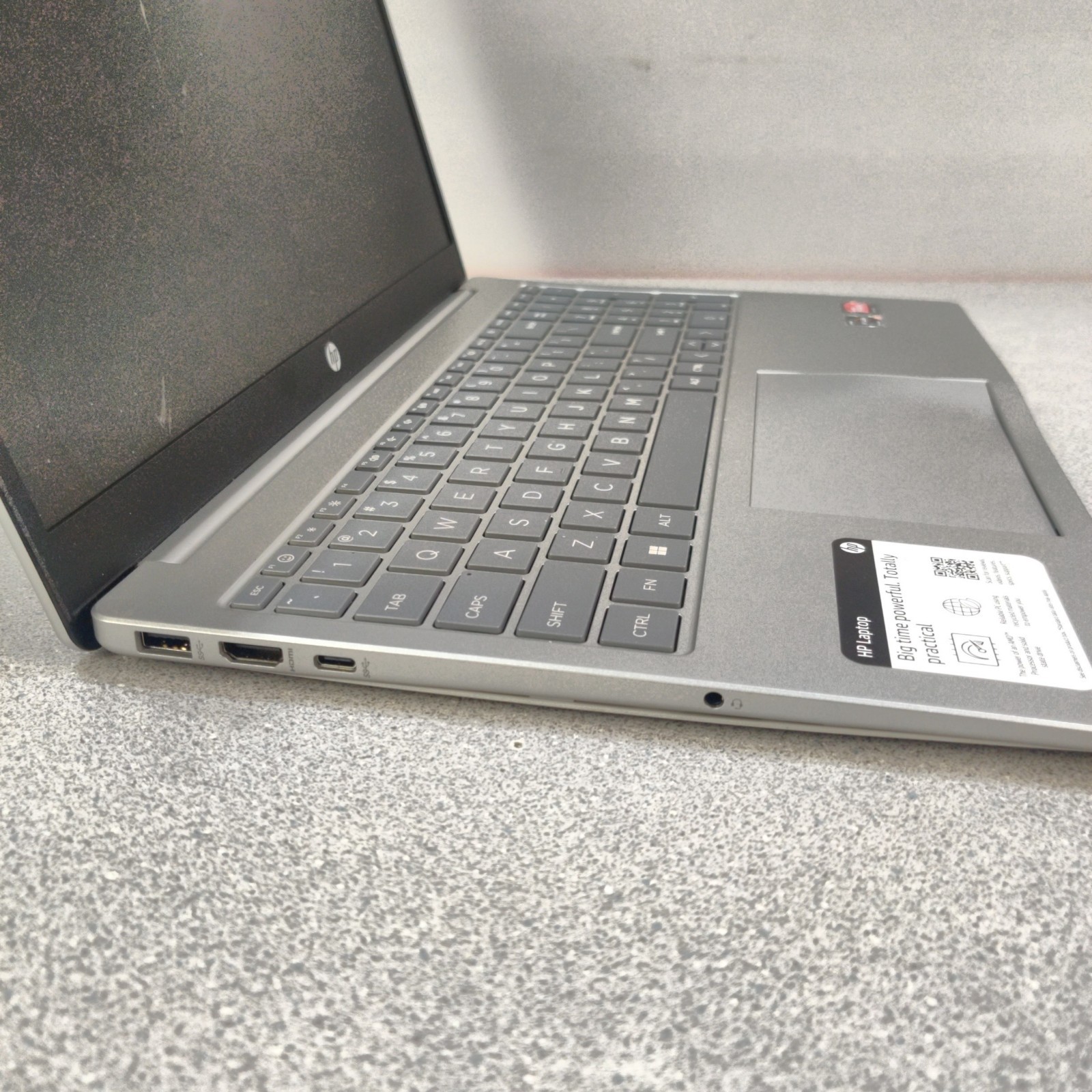 HP Laptop 15-FC0093DX Ryzen 5 7520U 16GB RAM 256GB M.2 W11H FOR PARTS Damaged