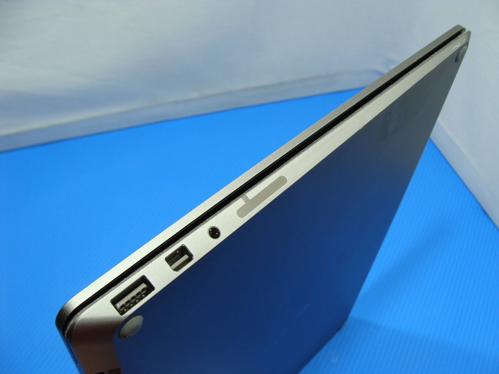 MS Surface Laptop 1769 13.5″ 2256×1504 TOUCH i7-7th 2.5GHz 8GB 256GB SSD W11P