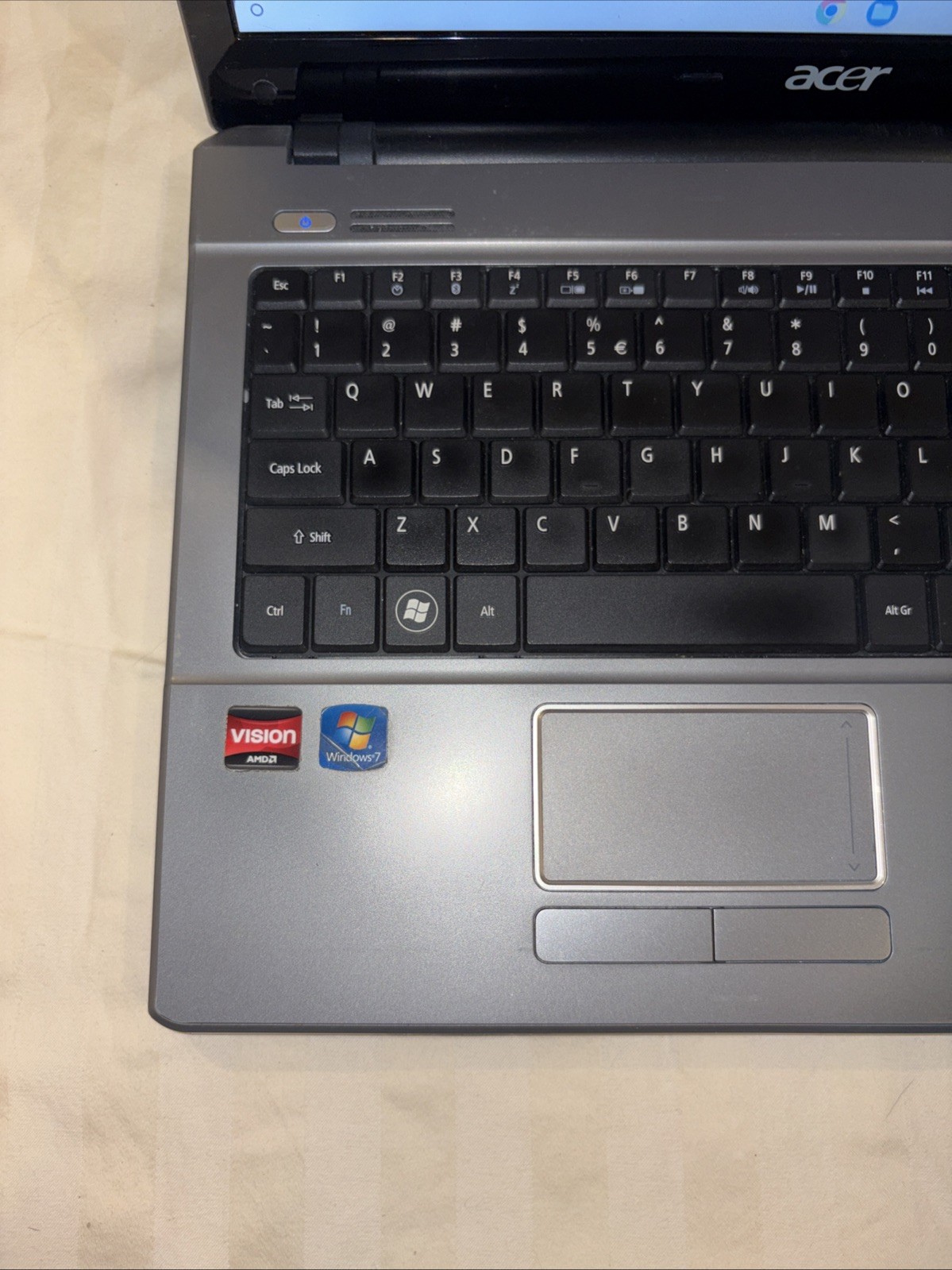 Acer Laptop Aspire 5534-1096 15.6″ Notebook – AMD Athlon 64 X2 1.20 Ghz, 4 GB,