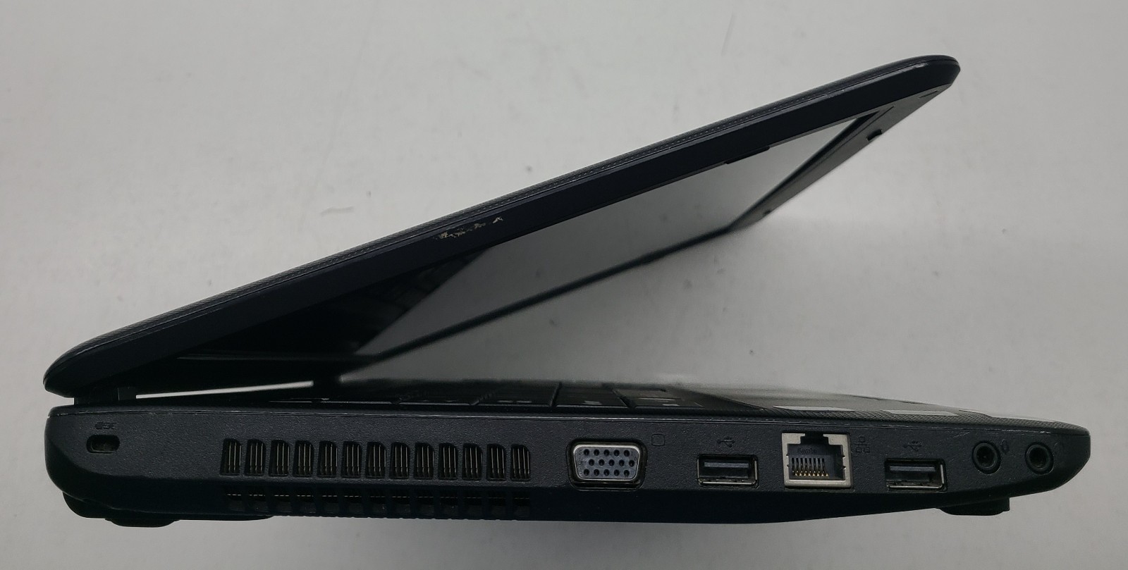Toshiba Satellite C655D-S5126 15.6″ Laptop AMD NO RAM/HD/OS/POWER (FL)
