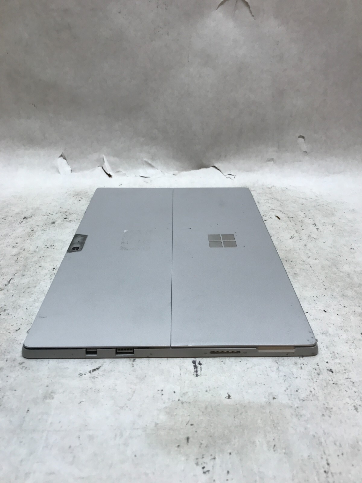 Microsoft Surface Pro 5 1796 i5 4GB RAM 128GB SSD NO OS POWER DEAD For Parts -DW