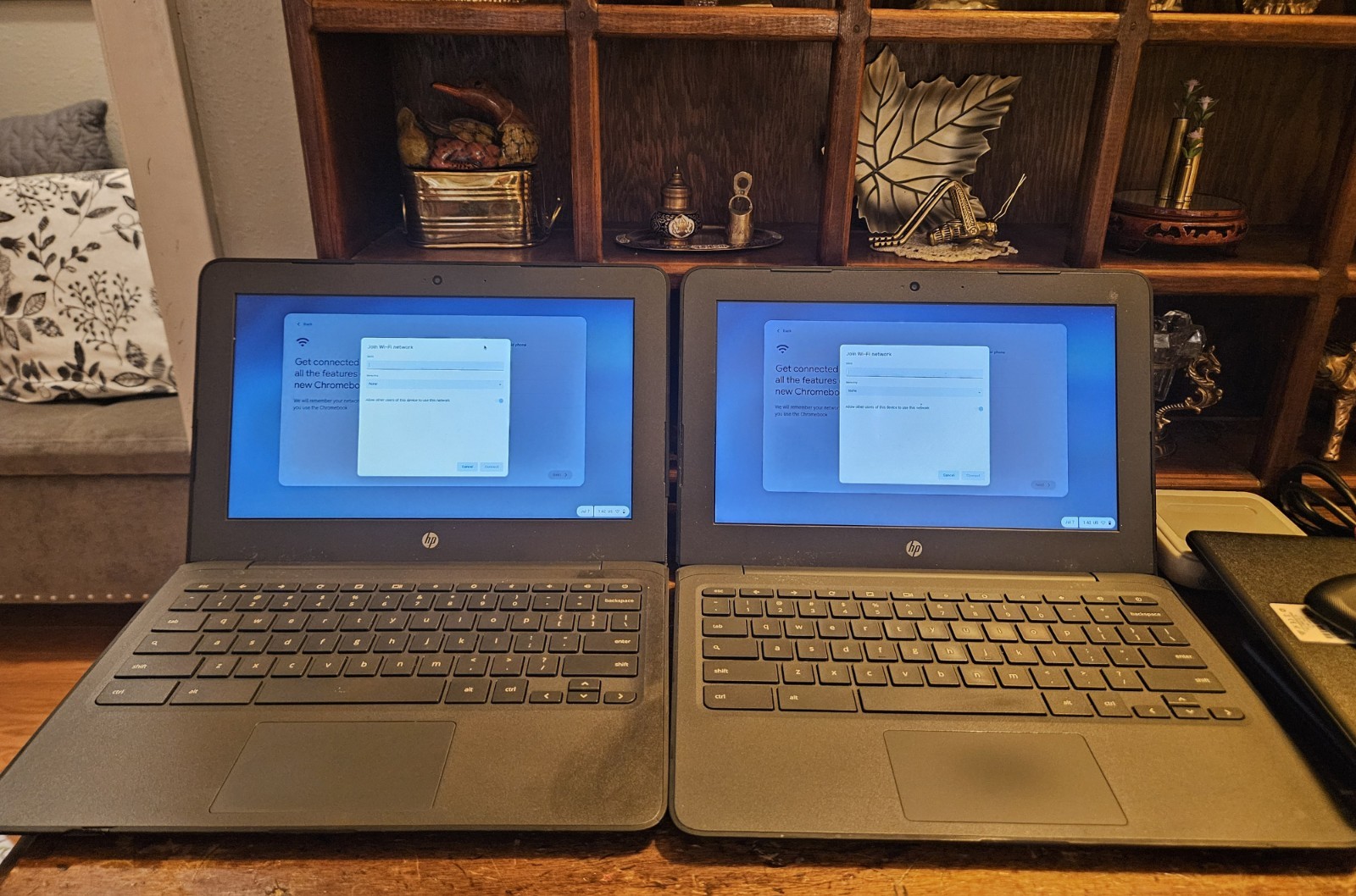 Working Tech Lot: 2 HP Chromebooks, Retro Console, Tablet, Phones, Label Maker