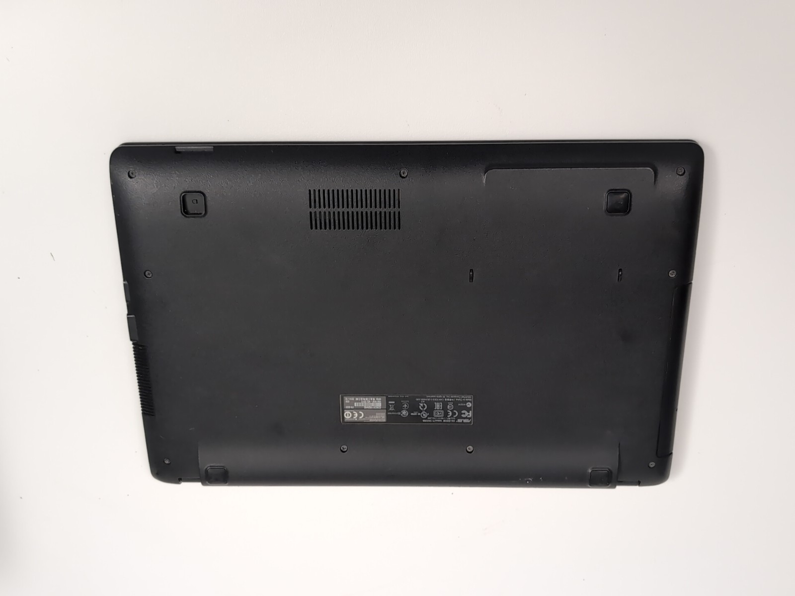 ASUS X551M 15.6 Intel Celeron N2840 @ 2.16GHz 500Gb 4 GB RAM No Power Adapter