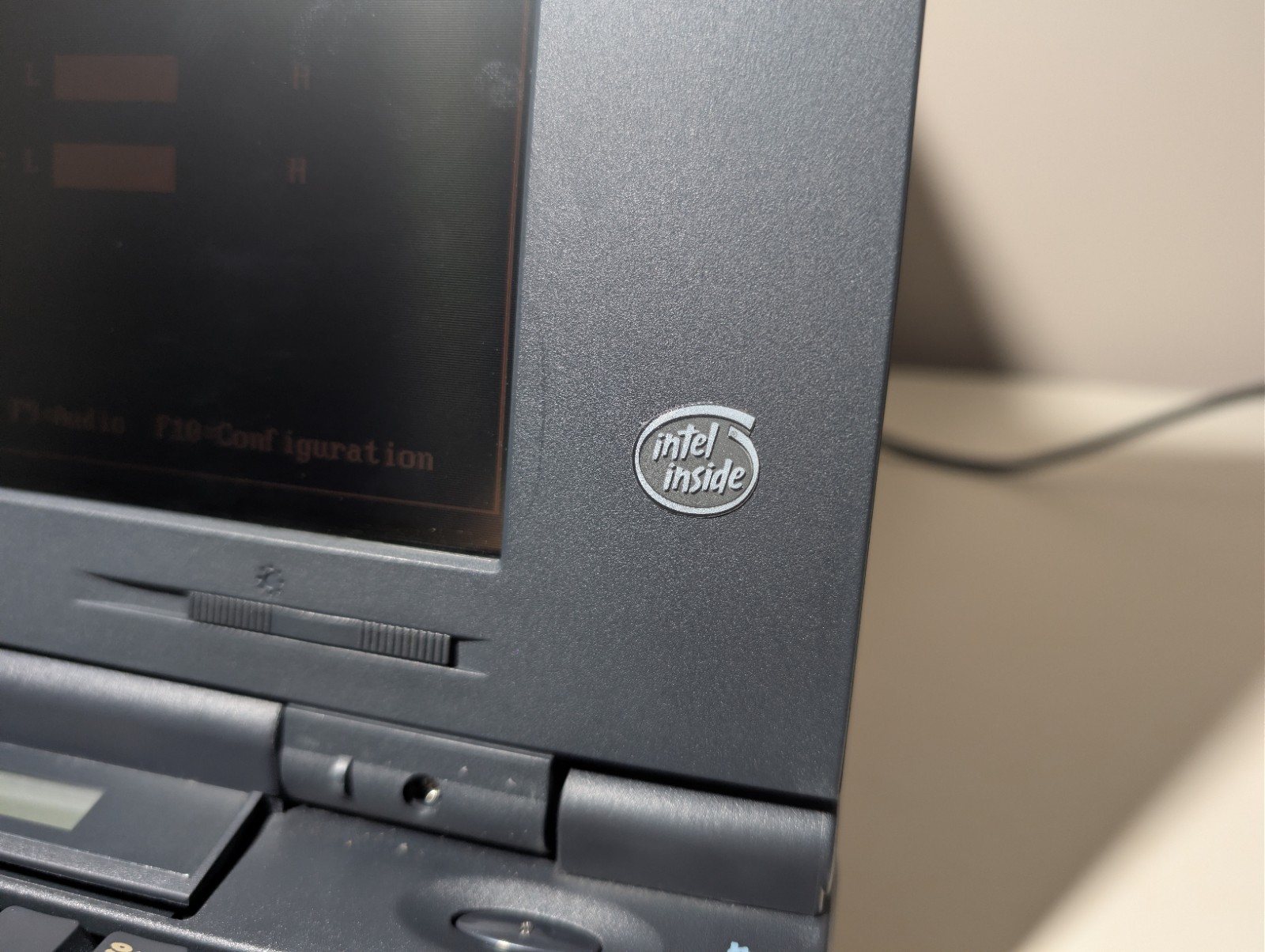 HP OMNIBOOK 4000CT | 486DX2-50Mhz | 16MB RAM | NO HDD Vintage Computing RARE