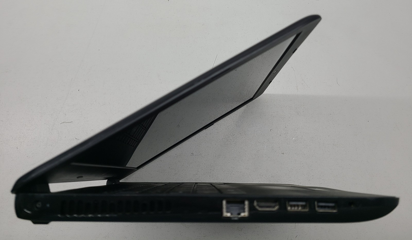 HP 15-BA015WM 15.6″ Laptop AMD NO RAM/HD/OS/BATT/POWER (FL)
