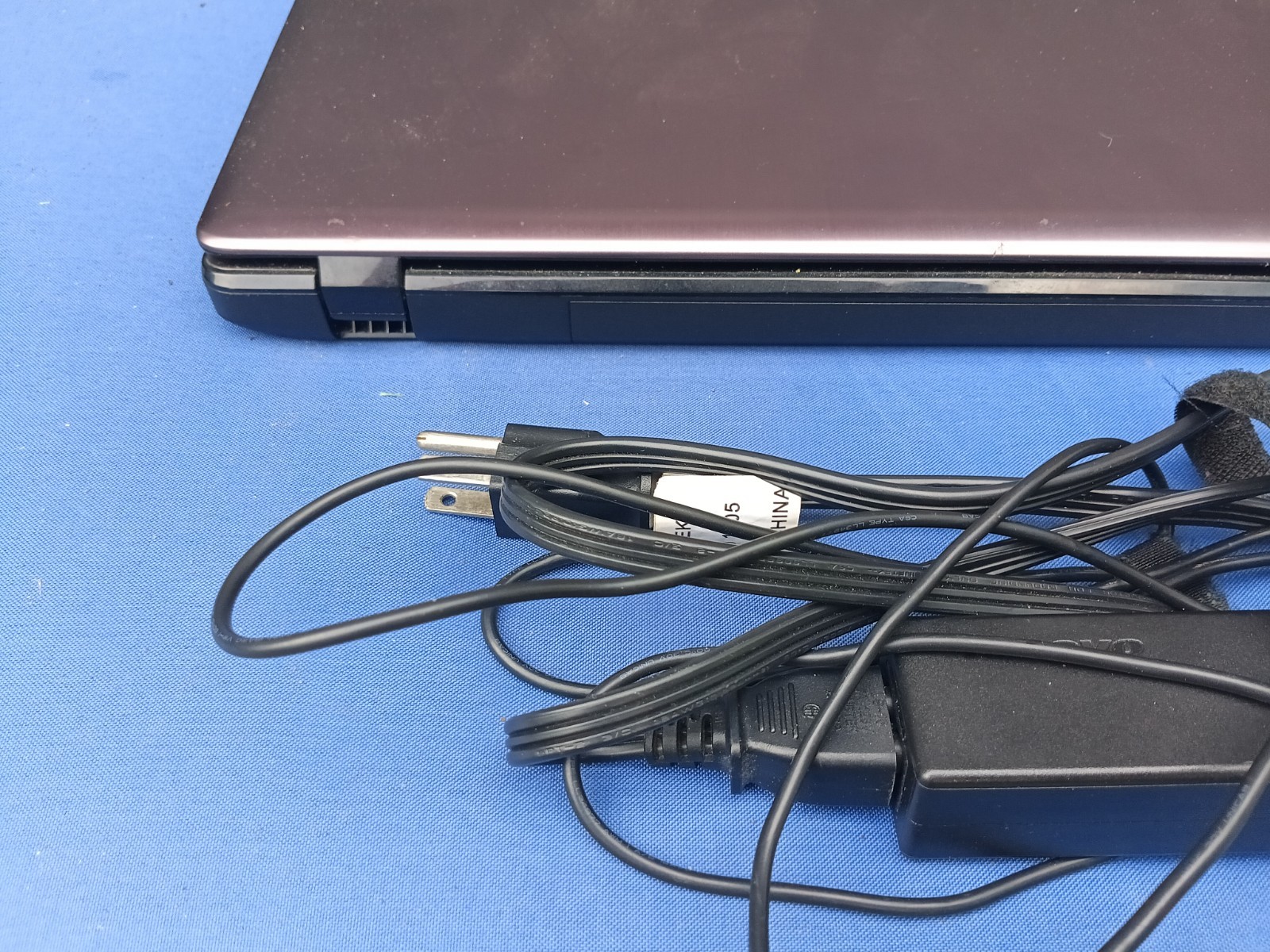Lenovo Ideapad Z580 15″ Laptop With Charger! Fully Functional