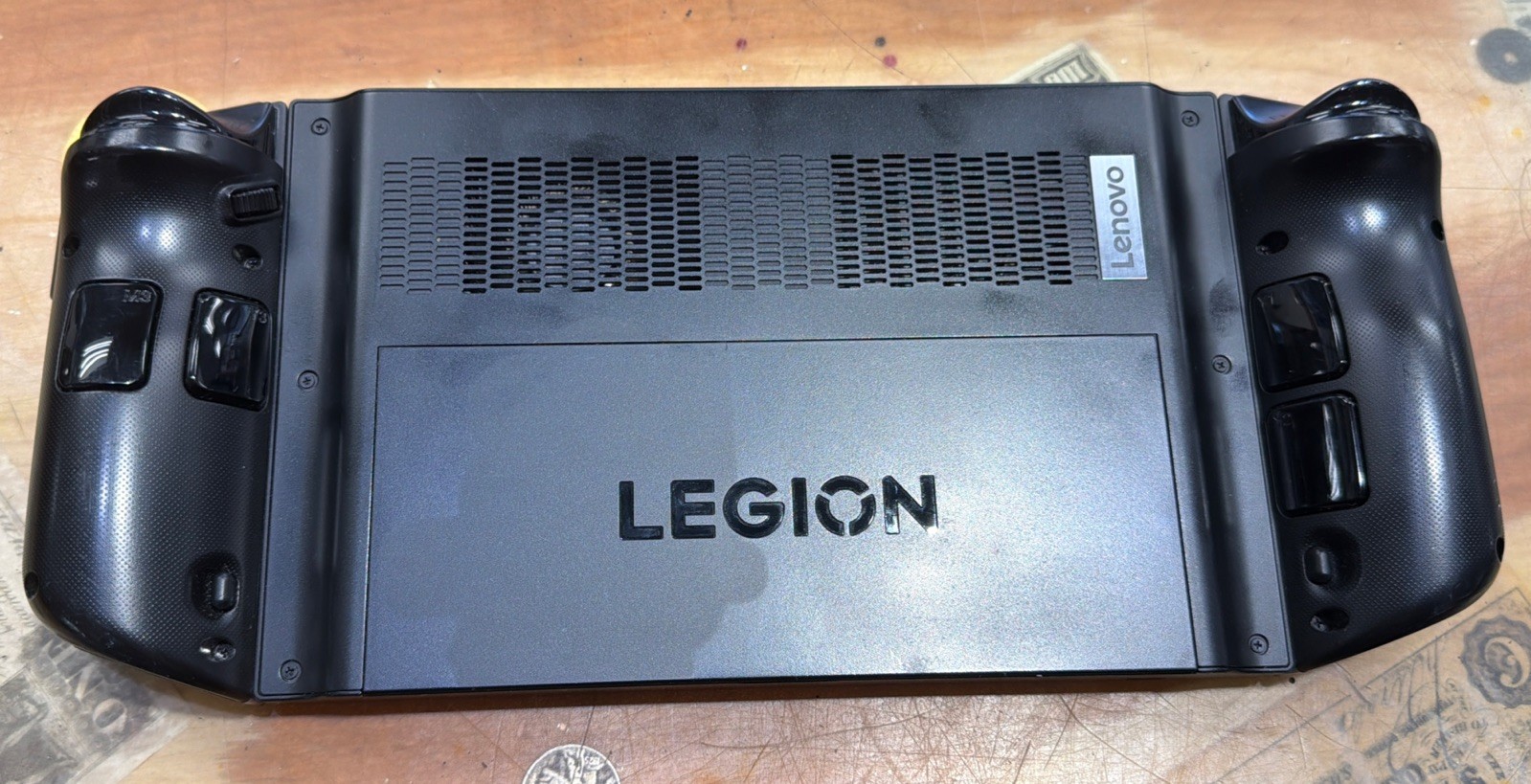 Lenovo Legion Go Handheld 8.8″ AMD Ryzen Z1 Extreme 16GB 1TB 8APU1 | USED