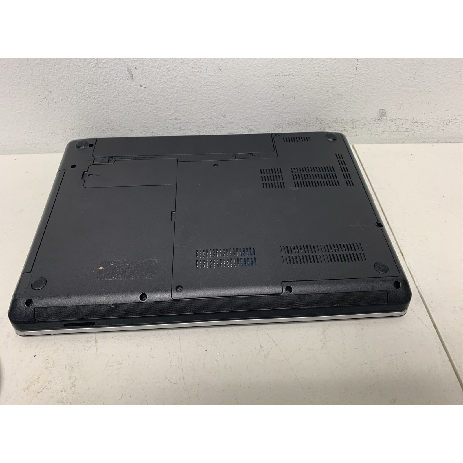Lenovo ThinkPad Edge E430 14″ i5-2450M 2.5ghz 4GB Ram 120gbSSD WIND10 Pro Read