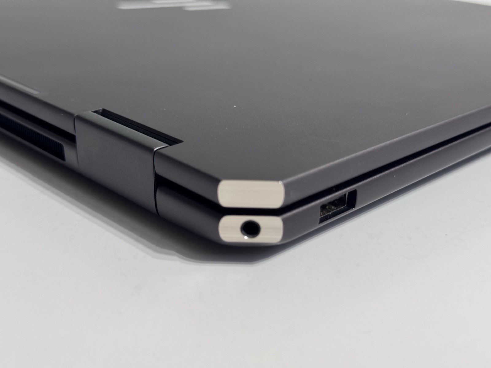 HP Spectre X360 2-in-1 16-aa0023dx 16″ Ultra 7 155H 32GB DDR5 1TB SSD RTX 4050