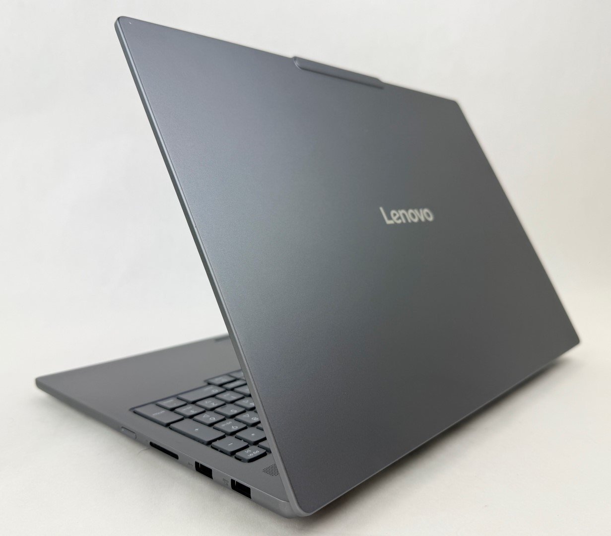 Lenovo IdeaPad Pro 5 16IAH10 16″ 2.8K Touch Ultra 9 285H 32GB 1TB RTX 5050 W11H
