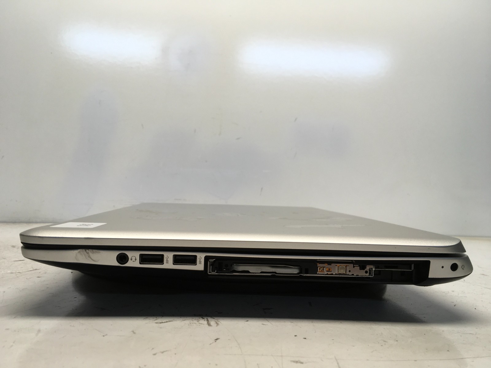 HP Envy 17-J0922NR Intel i7-4700MQ 2.4GHz 12 GB NO HDD