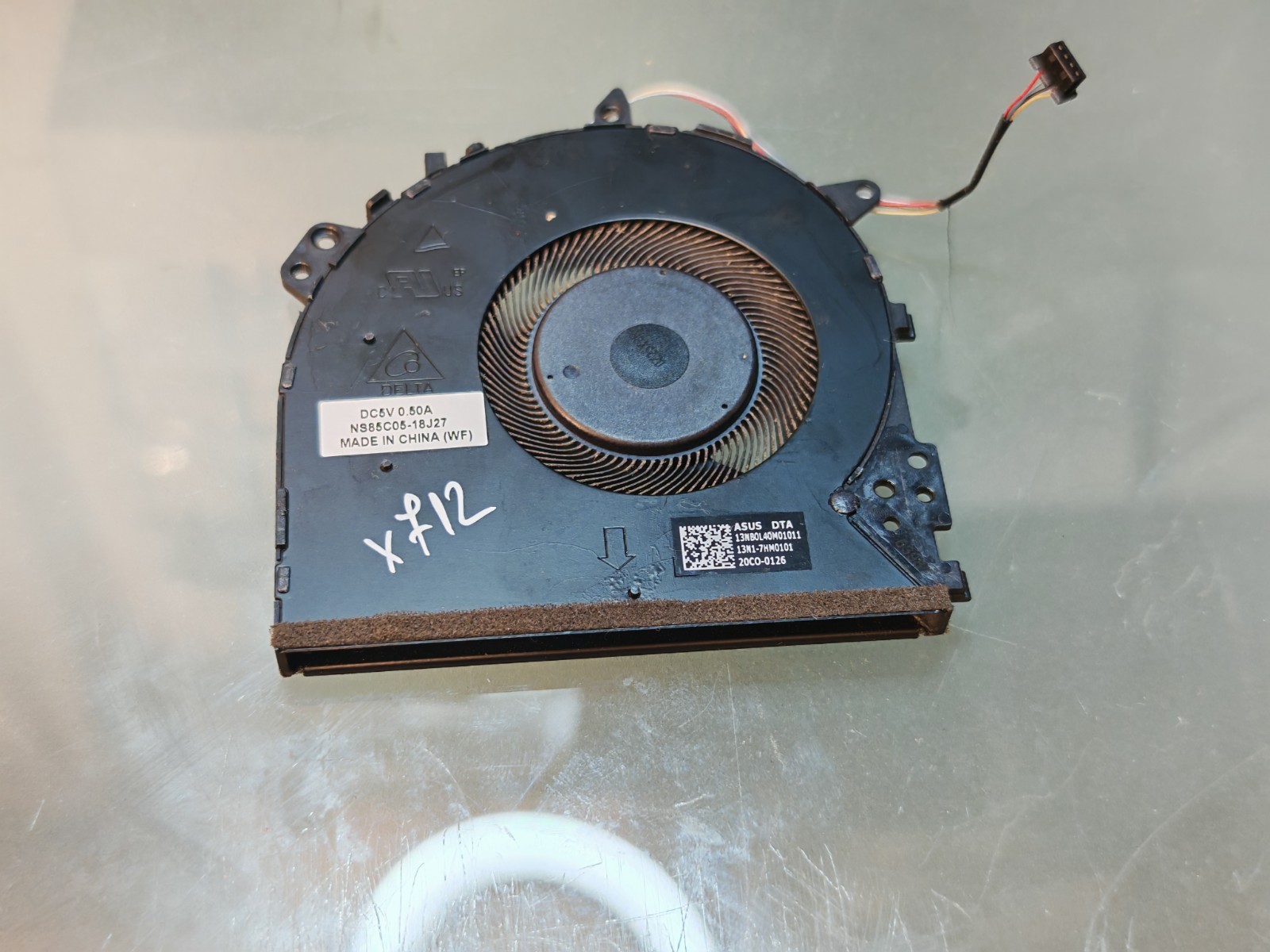 ASUS VIVOBOOK 17 X712 M710 X512 F512 FAN FAN 13N1-7HM0101 13B0L40M01011