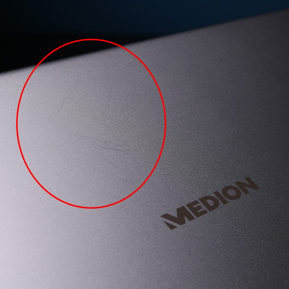 Medion E15307 // AMD 3020e, 4GB RAM, 256GB SSD