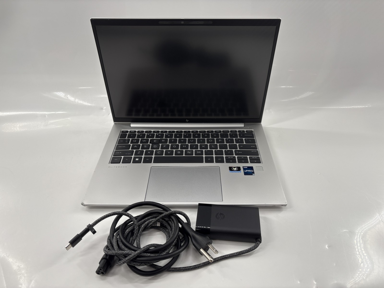 HP Elitebook G8 840 14″ Core i7 | 16GB 512GB-SSD | Fair Condition*