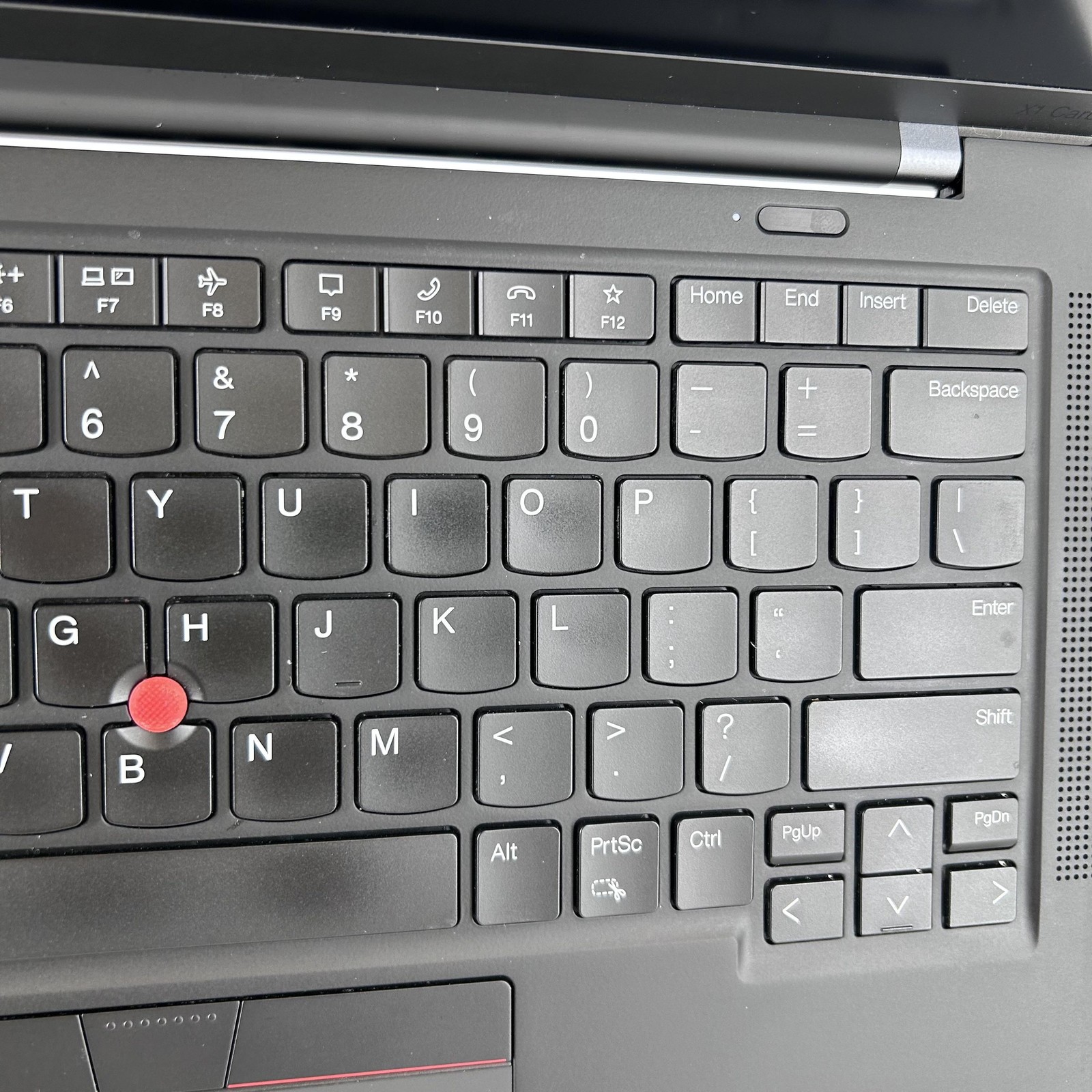 Lenovo ThinkPad X1 Carbon Gen 10 14 FHD+ 1.8 GHz i7-1265U 16GB 512GB Very Good