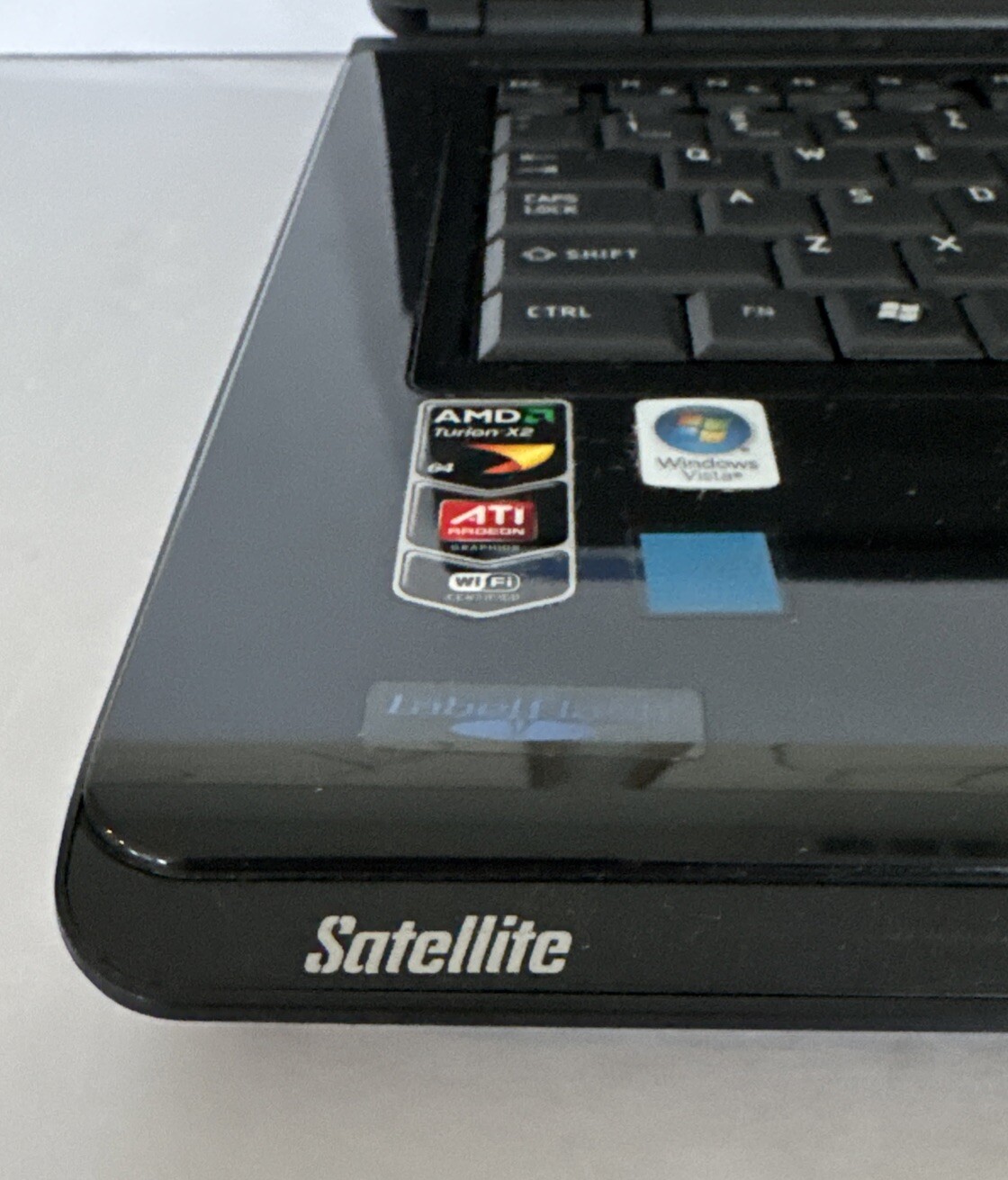 Toshiba Satellite Laptop PSLC8U-03701Q 3GB SDRAM 250GB Hard Drive Read