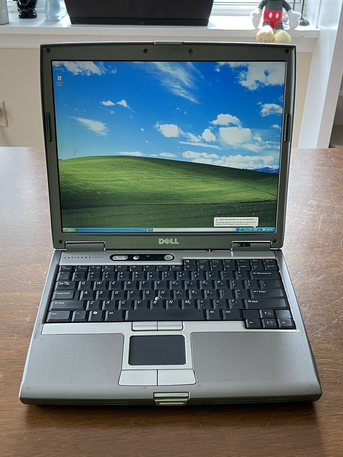 Dell Latitude D610 Retro Windows XP Laptop w/ batt, chrg. (N3B1)