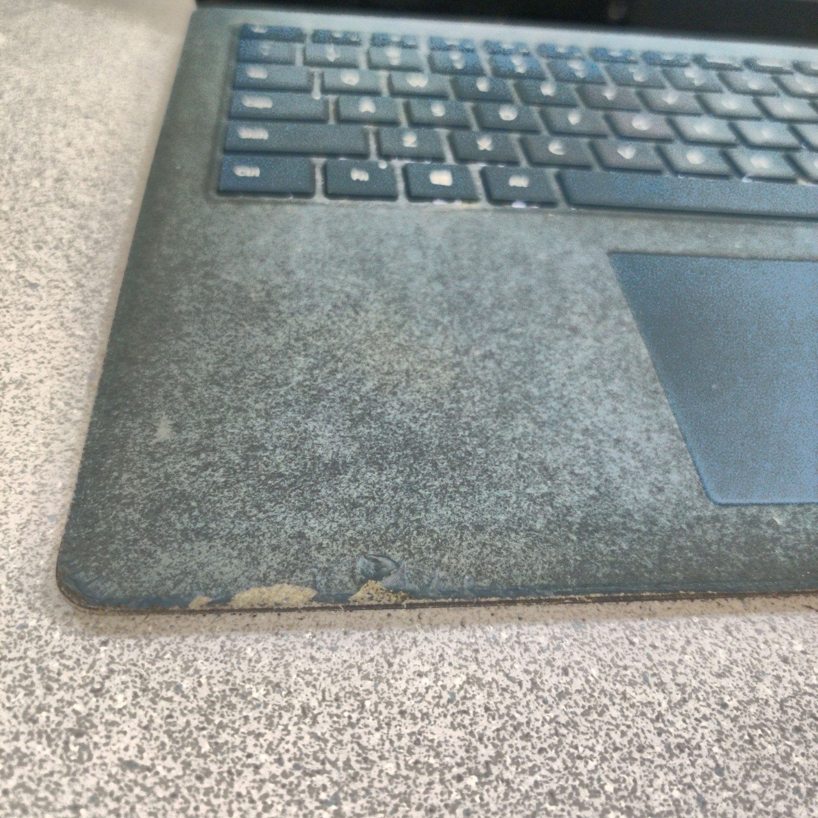 Microsoft Surface 2, 1769 i7-7660U 8G 256GB W10PRO FAIR CONDITION, No Adapter