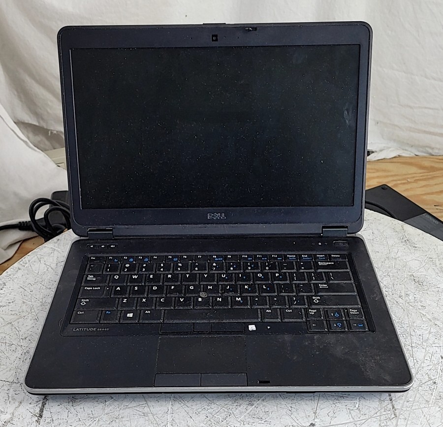 DELL LATITUDE E6440 Laptop Core I5-4310M 4GB 320GB SEE NOTES