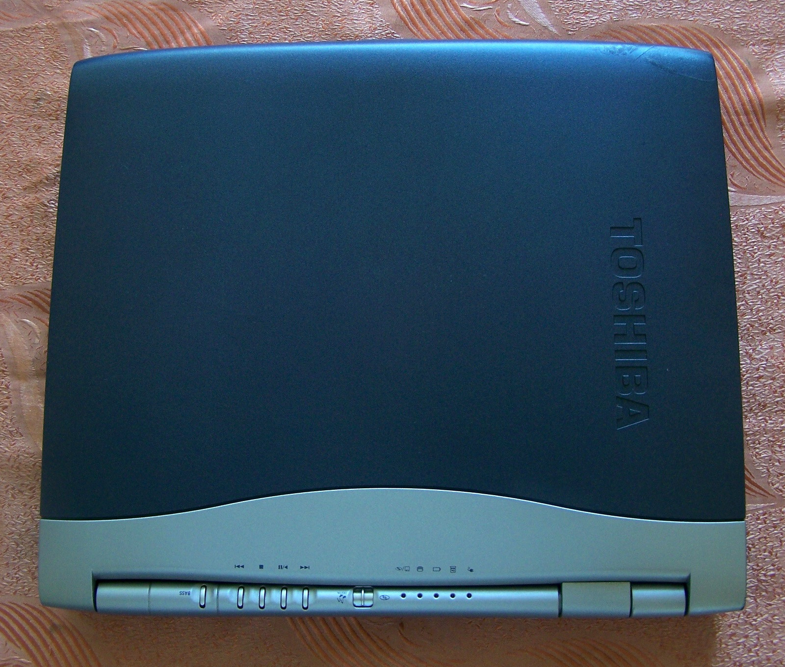 Win 98 Toshiba S-2800 Intel 650 MHz, 96MB, 4GB, Floppy, Parallel, Dos Νο cds ibm